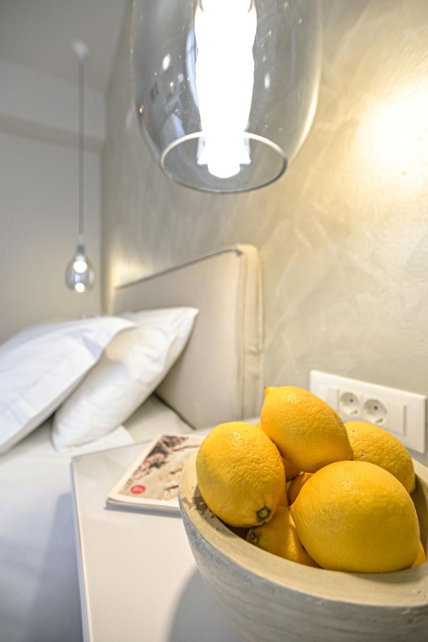 Double or Twin Room with Sea View photo 3