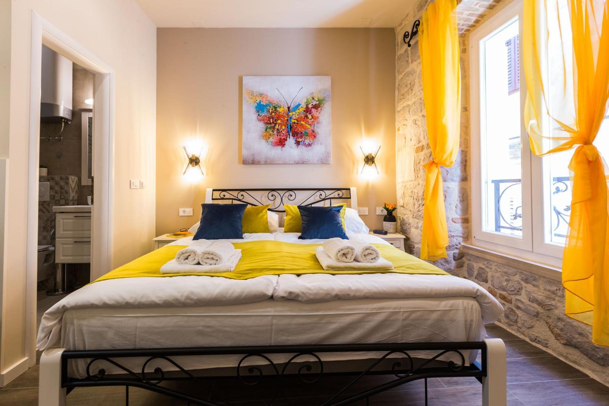 Double Room - Photo 1