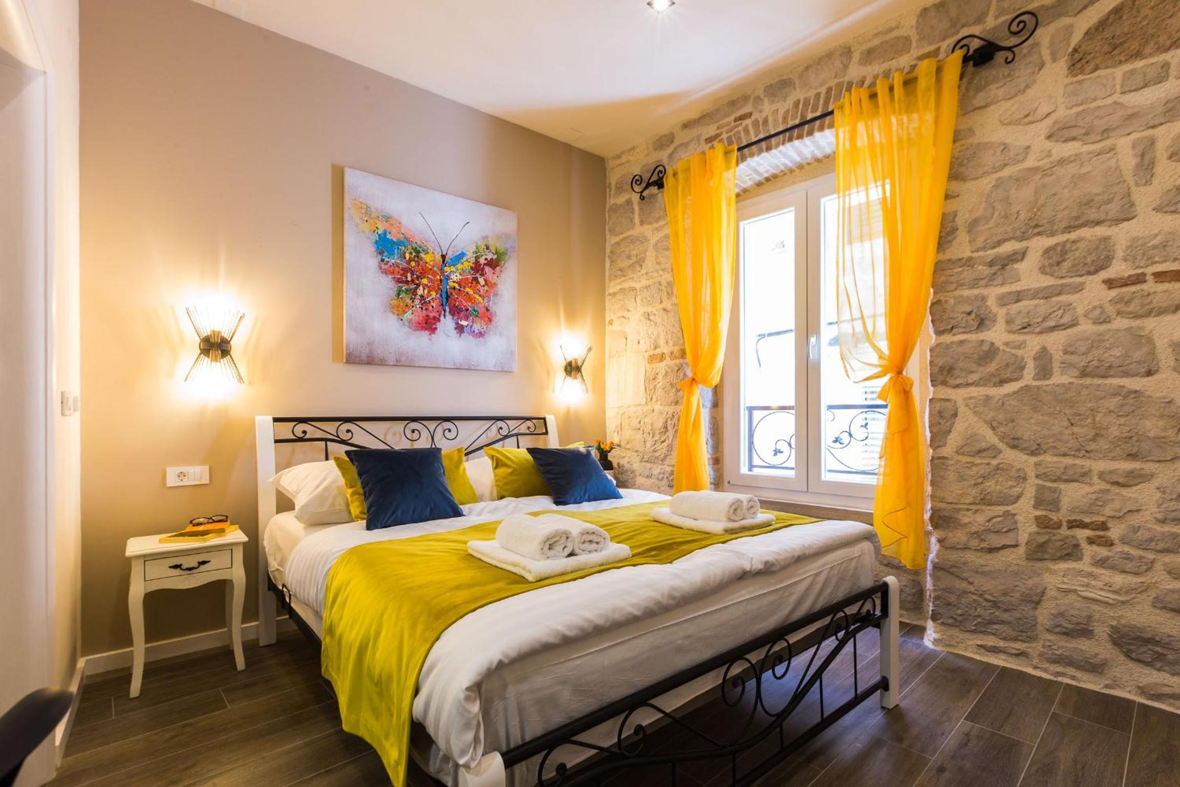 Double Room - Photo 13