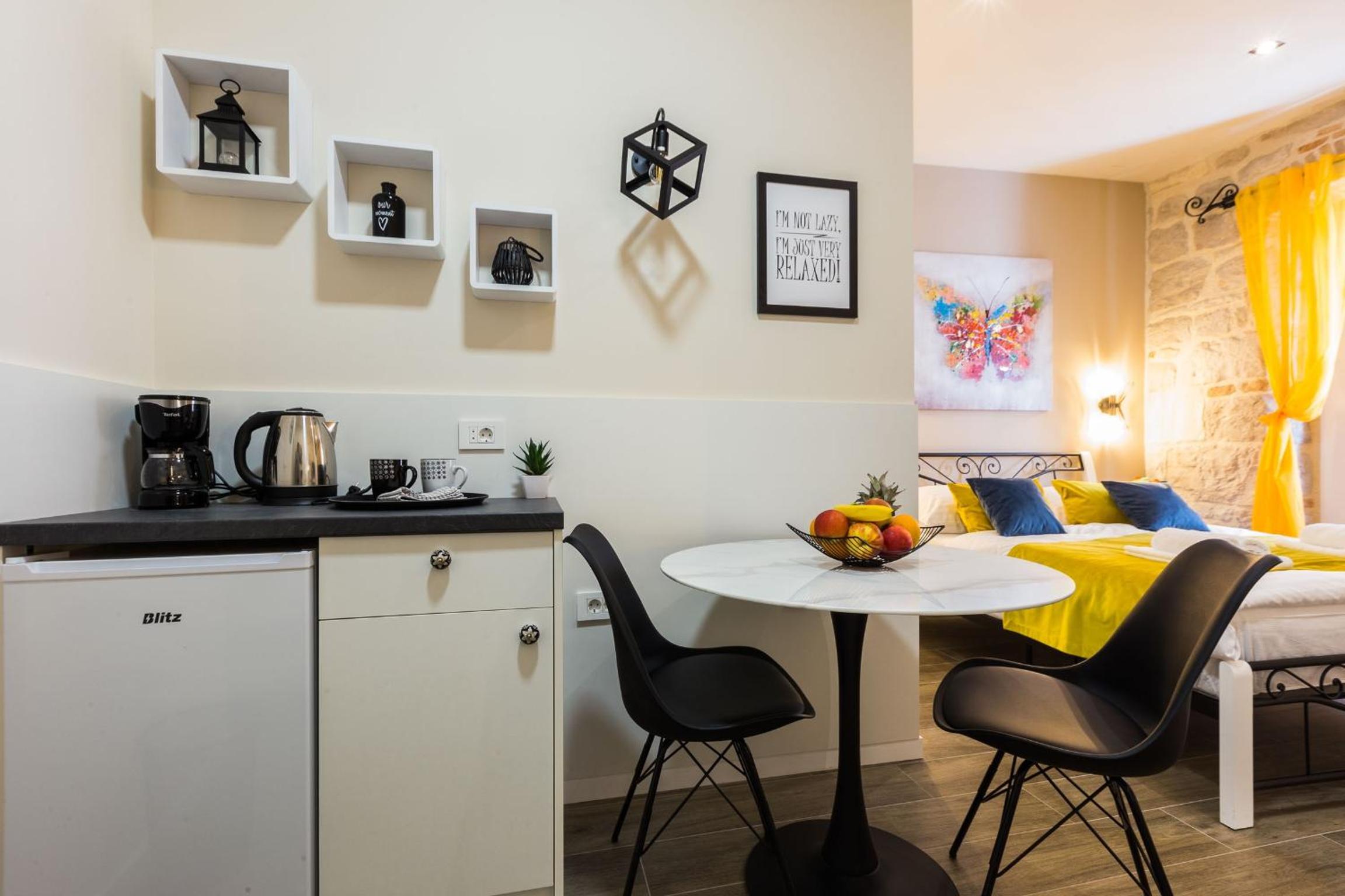 Double Room - Photo 17