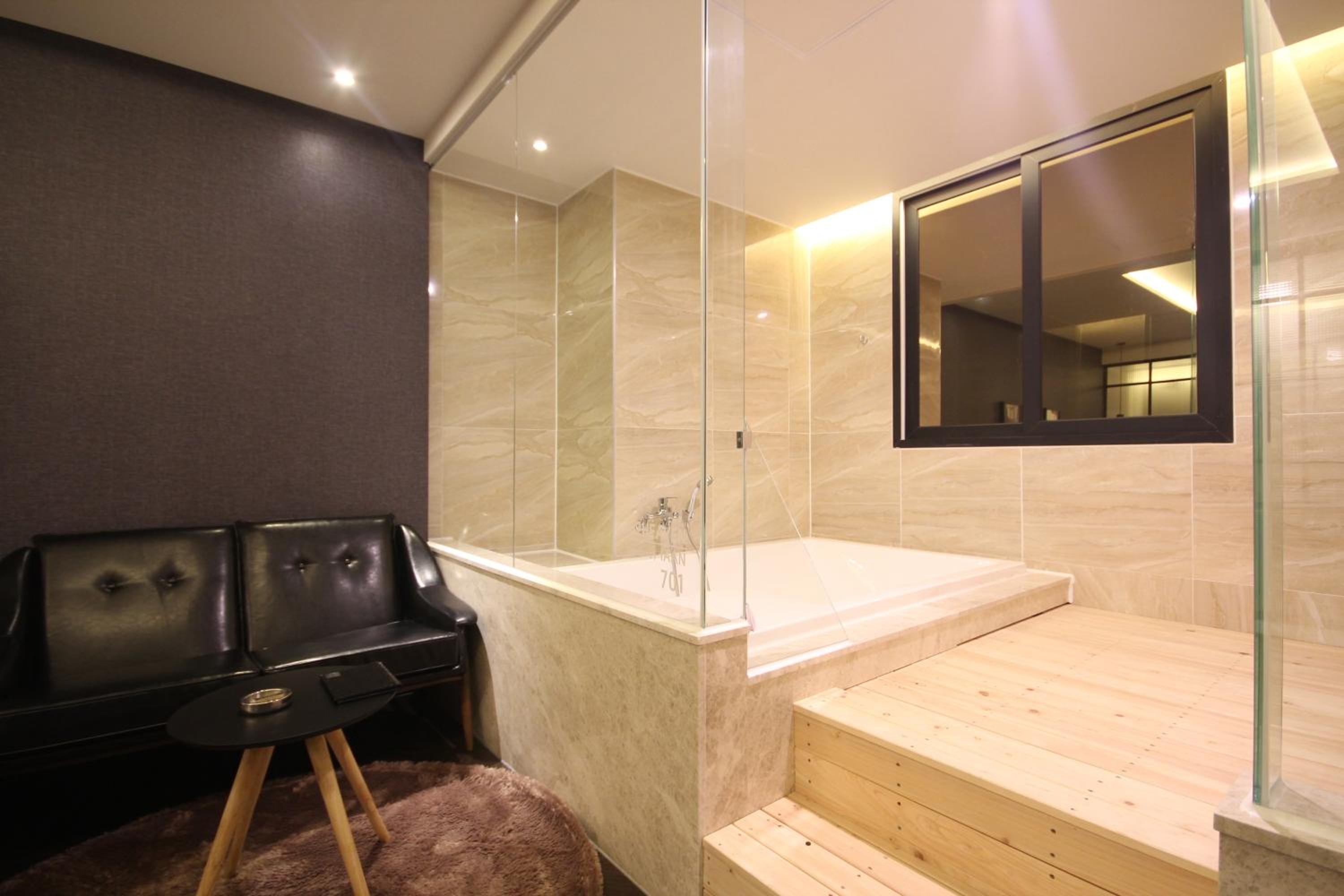 Standard Twin Room - Photo 14