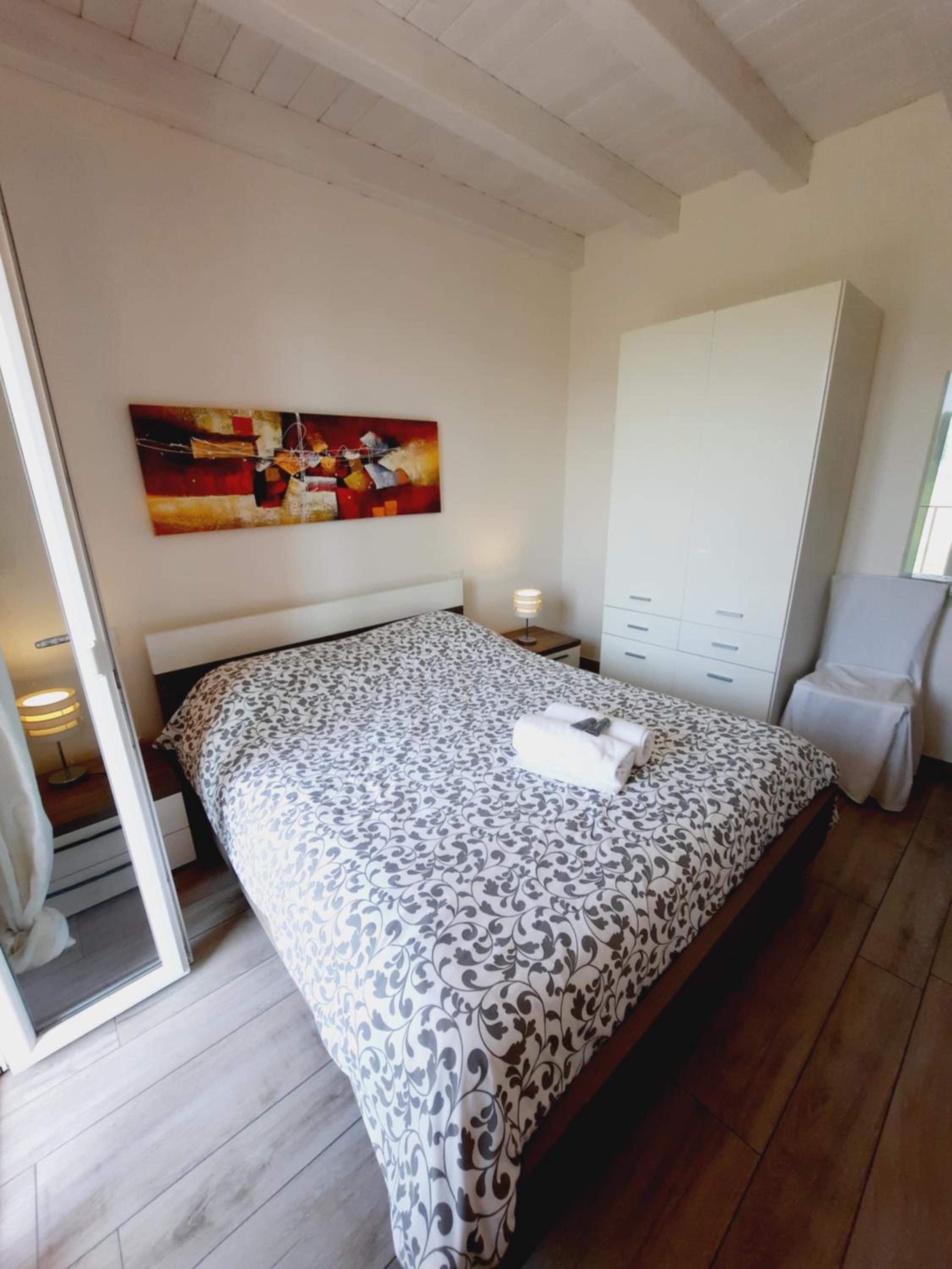Two-Bedroom Apartment - Split Level