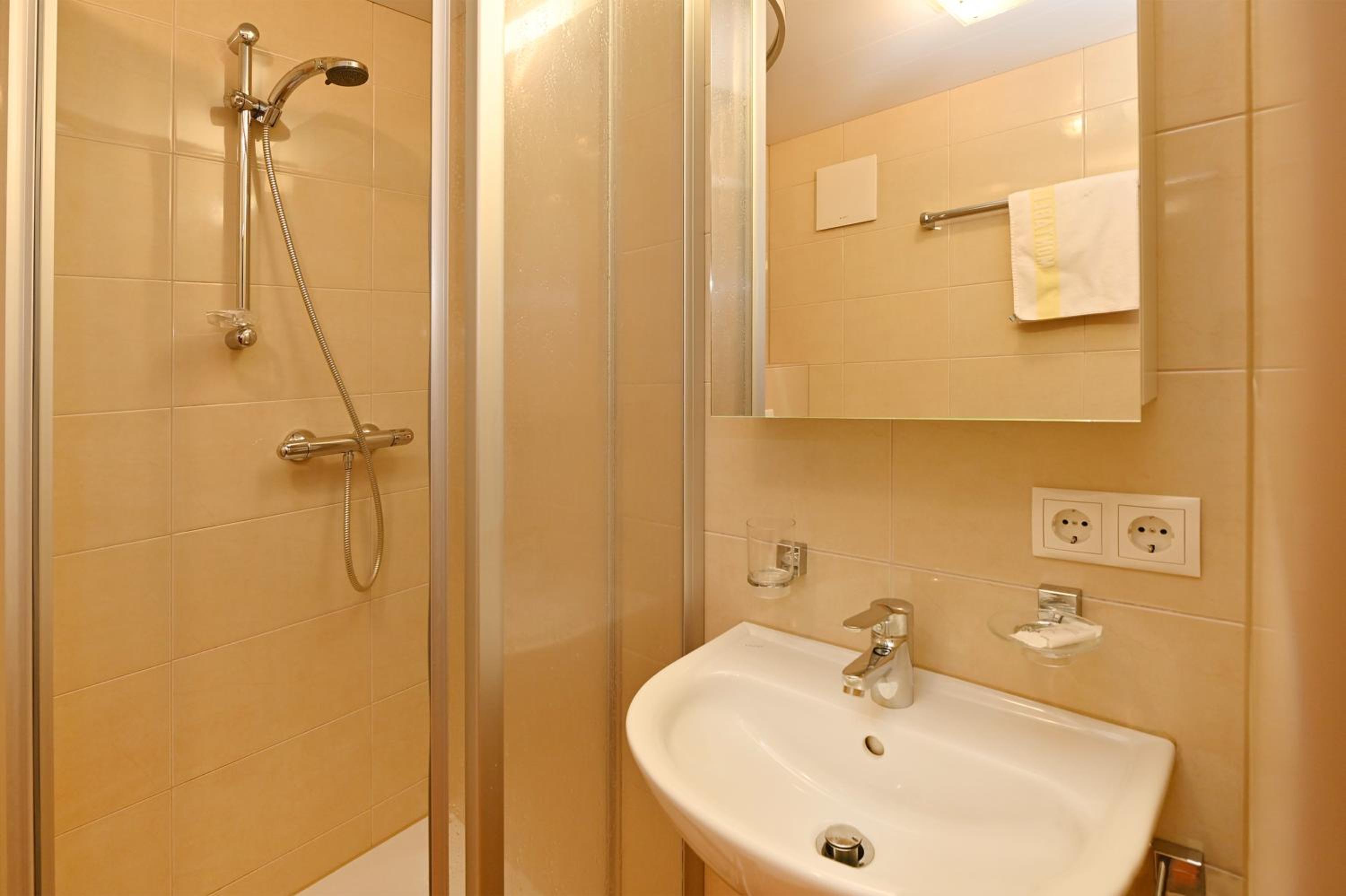 Single Room photo 3