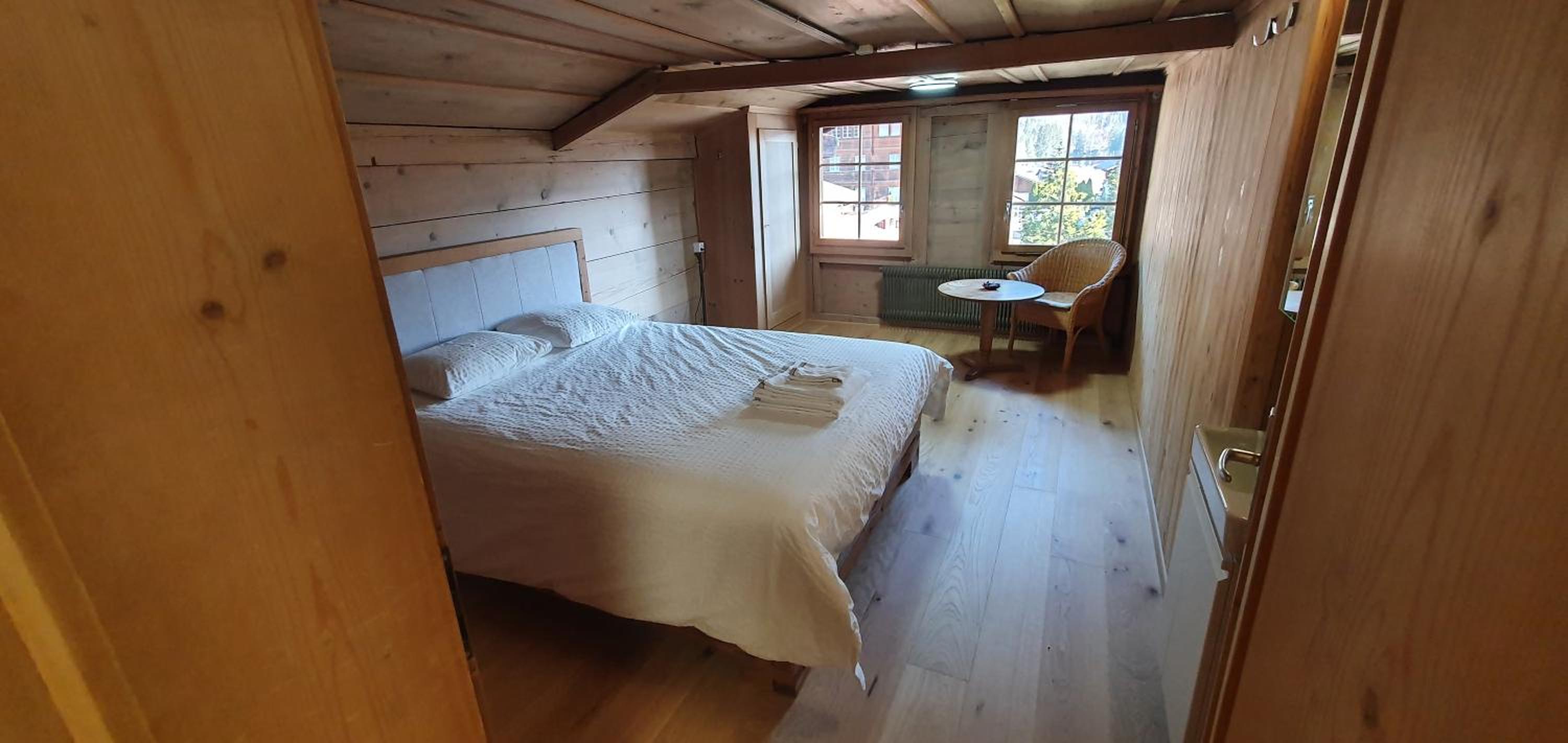 Double or Twin Room with Mountain View - Photo 3