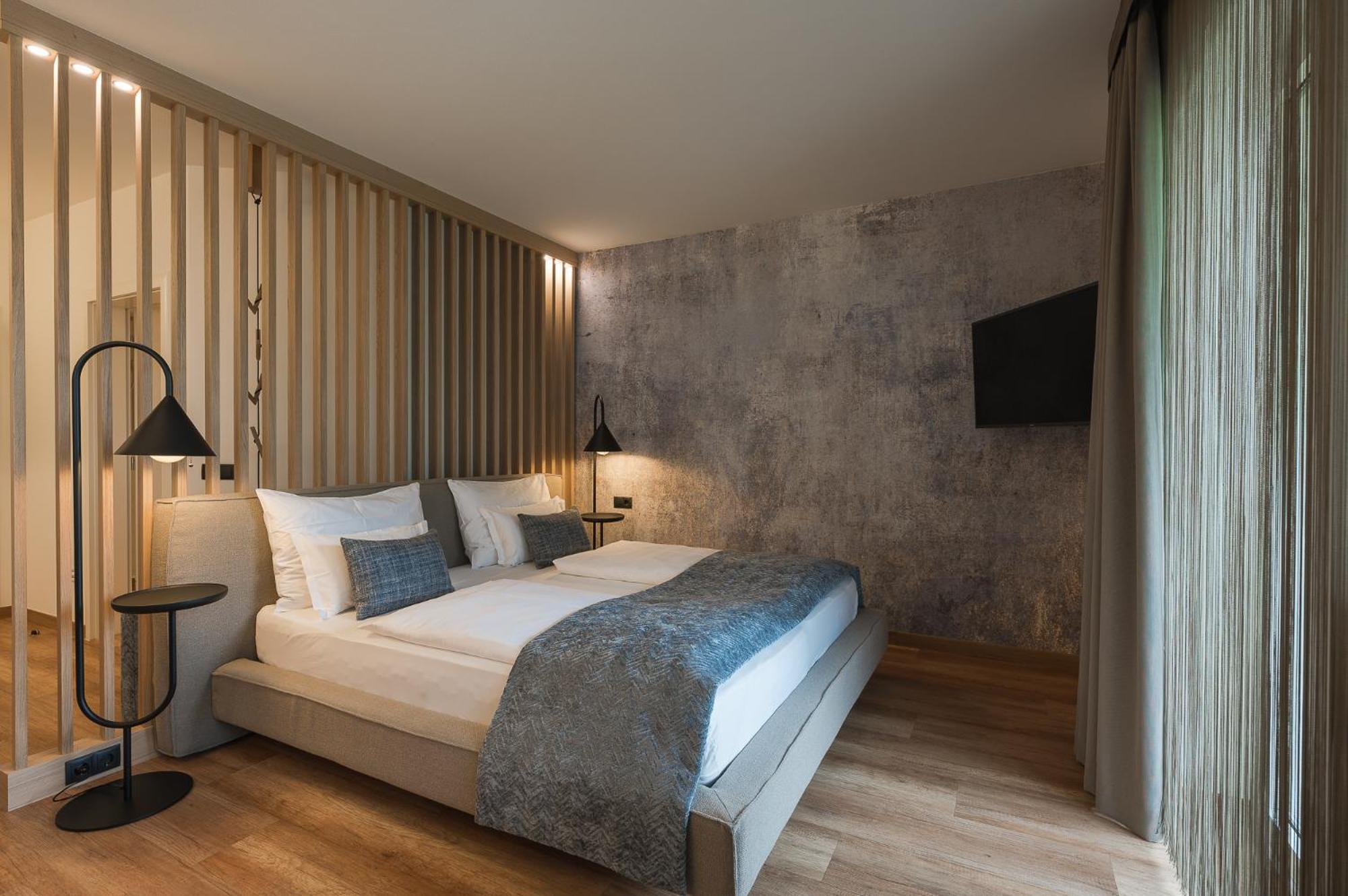 Junior Suite with Balcony photo 2
