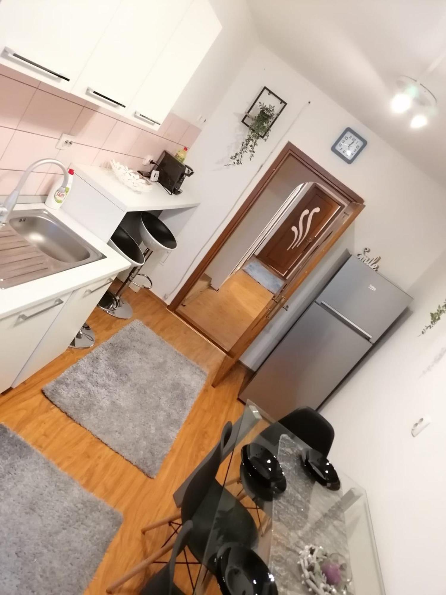Two-Bedroom Apartment - Photo 7