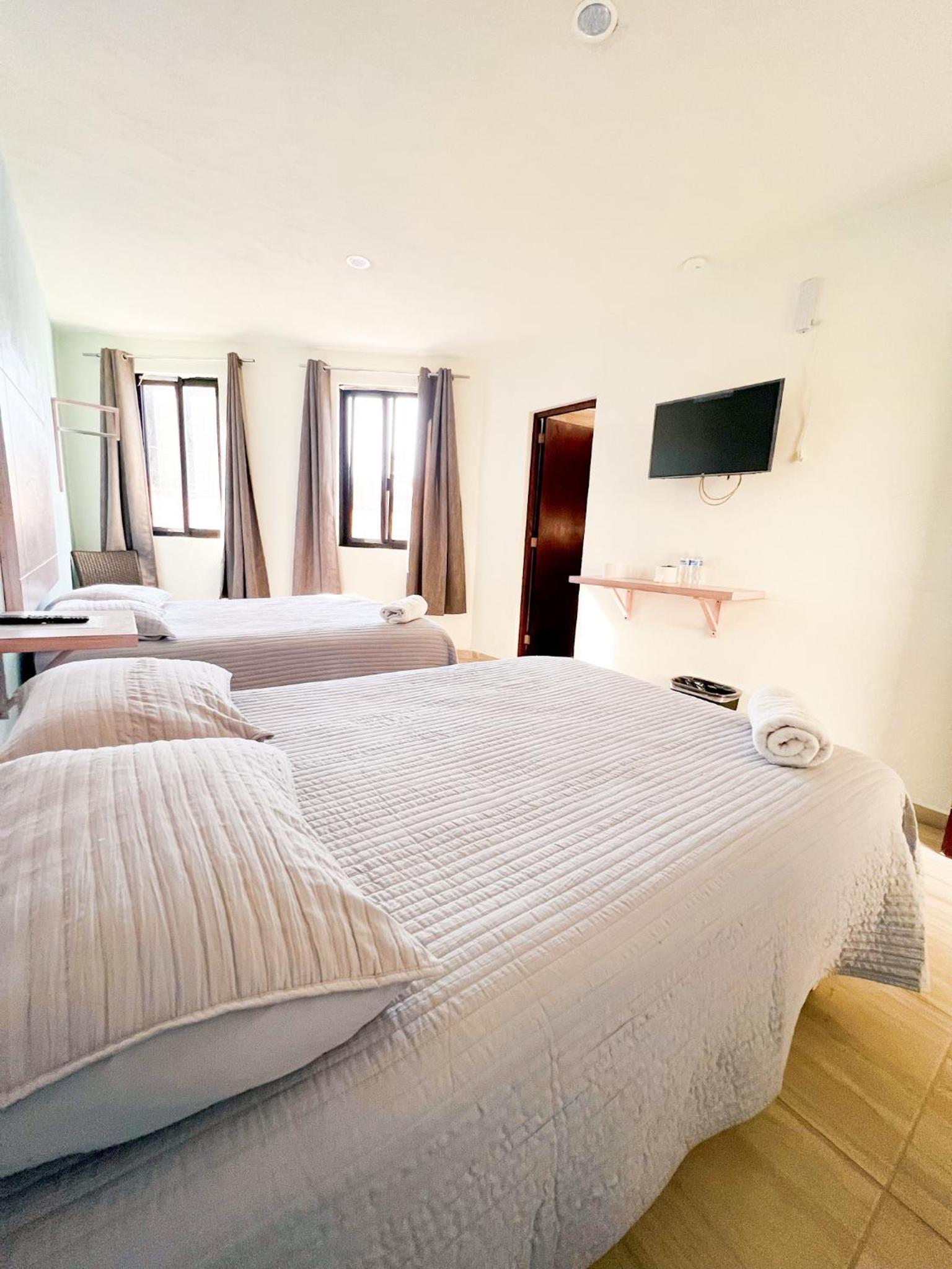 Double Room with Two Double Beds - Photo 1
