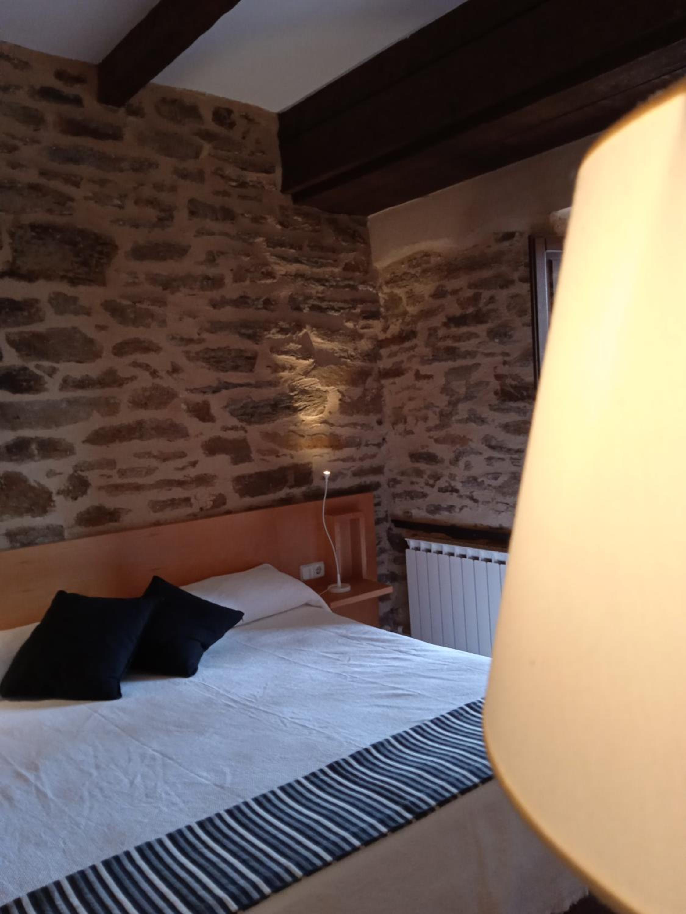 Queen Room with Spa Bath photo 2