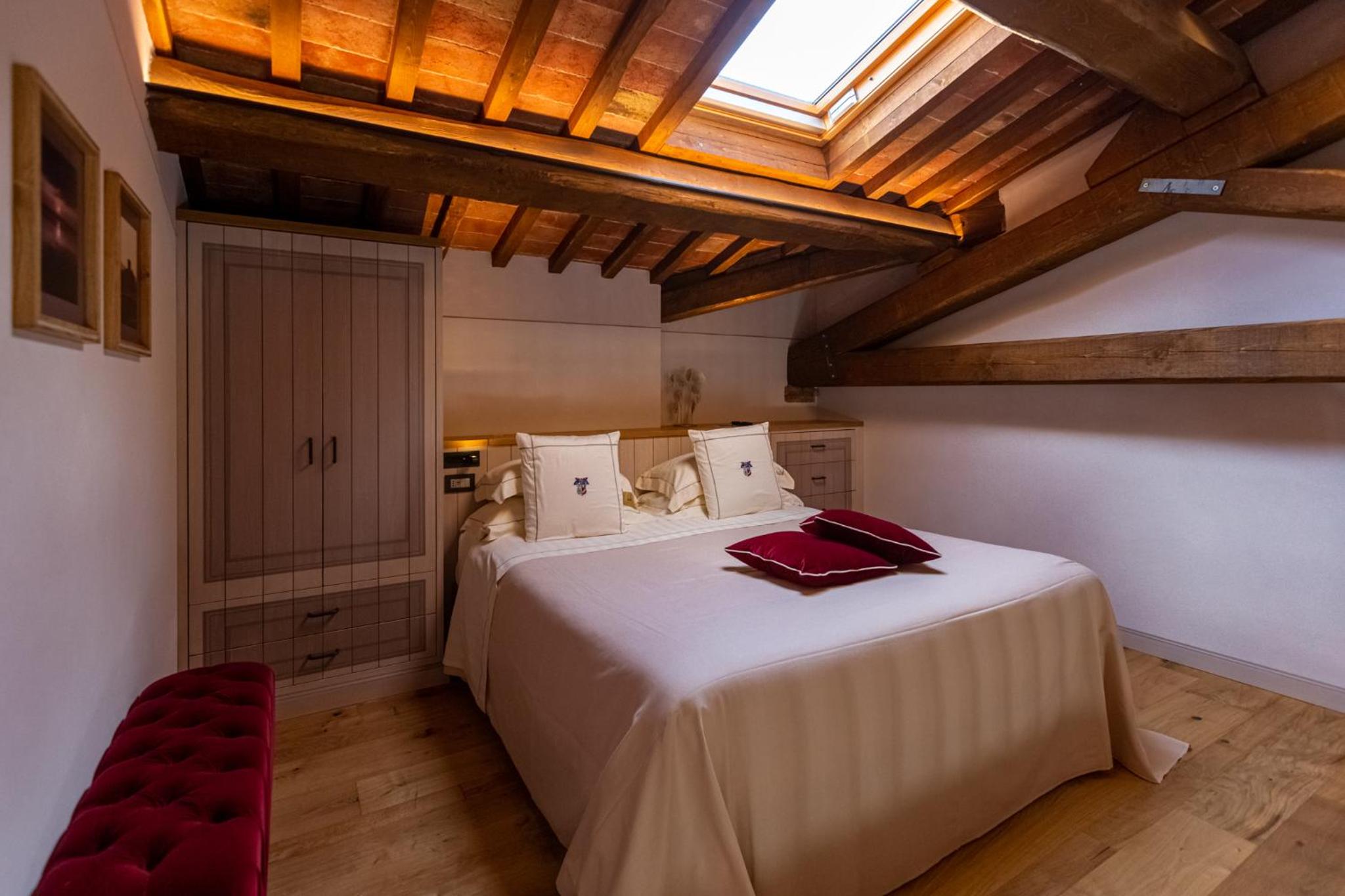 Deluxe Suite - Photo 1