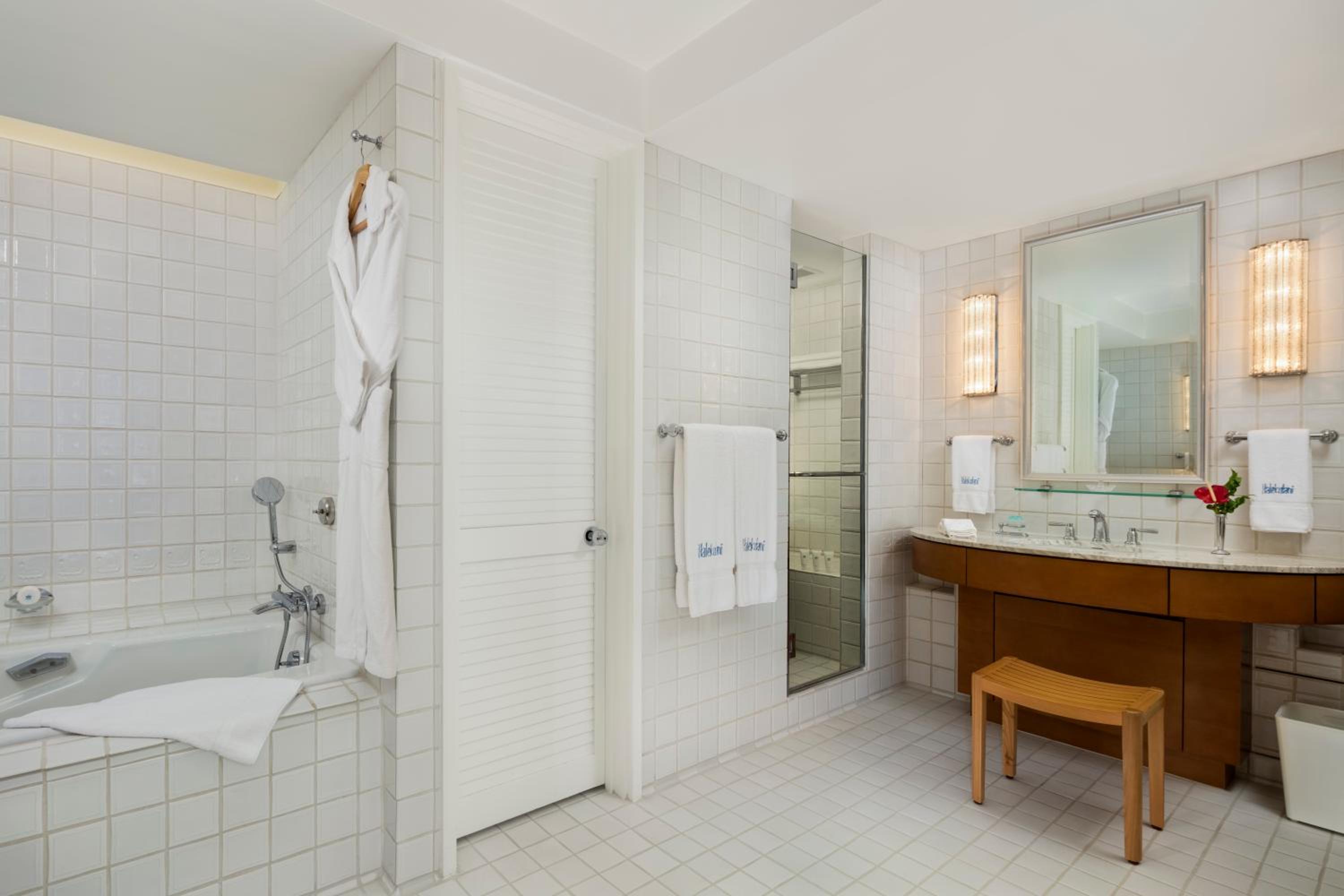 Suite - Photo 2