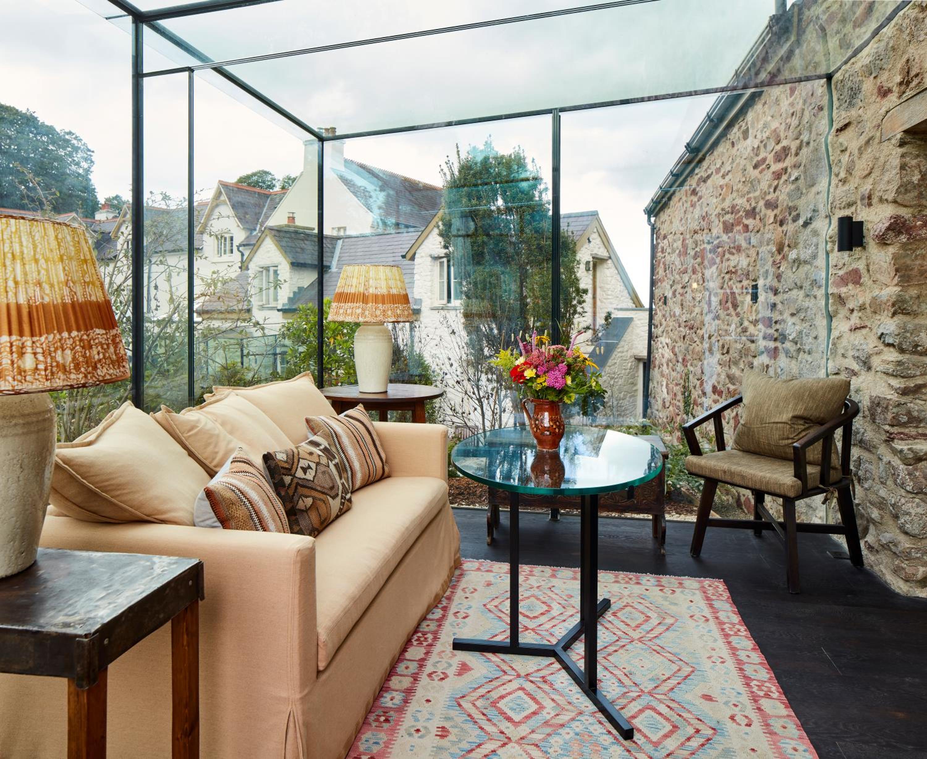 Suite - Photo 5
