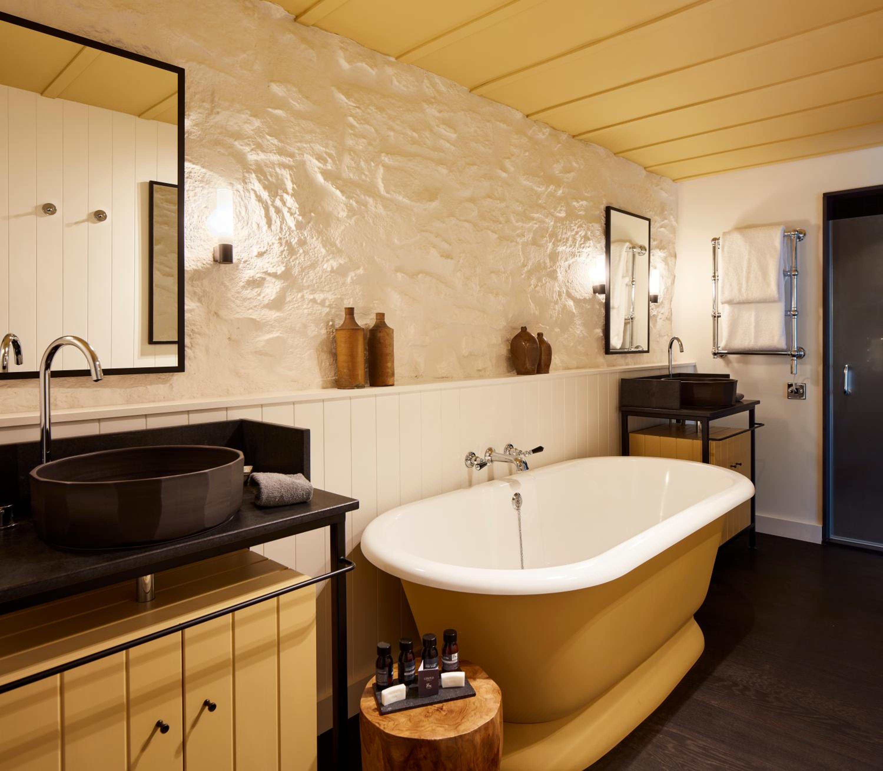Suite - Photo 4