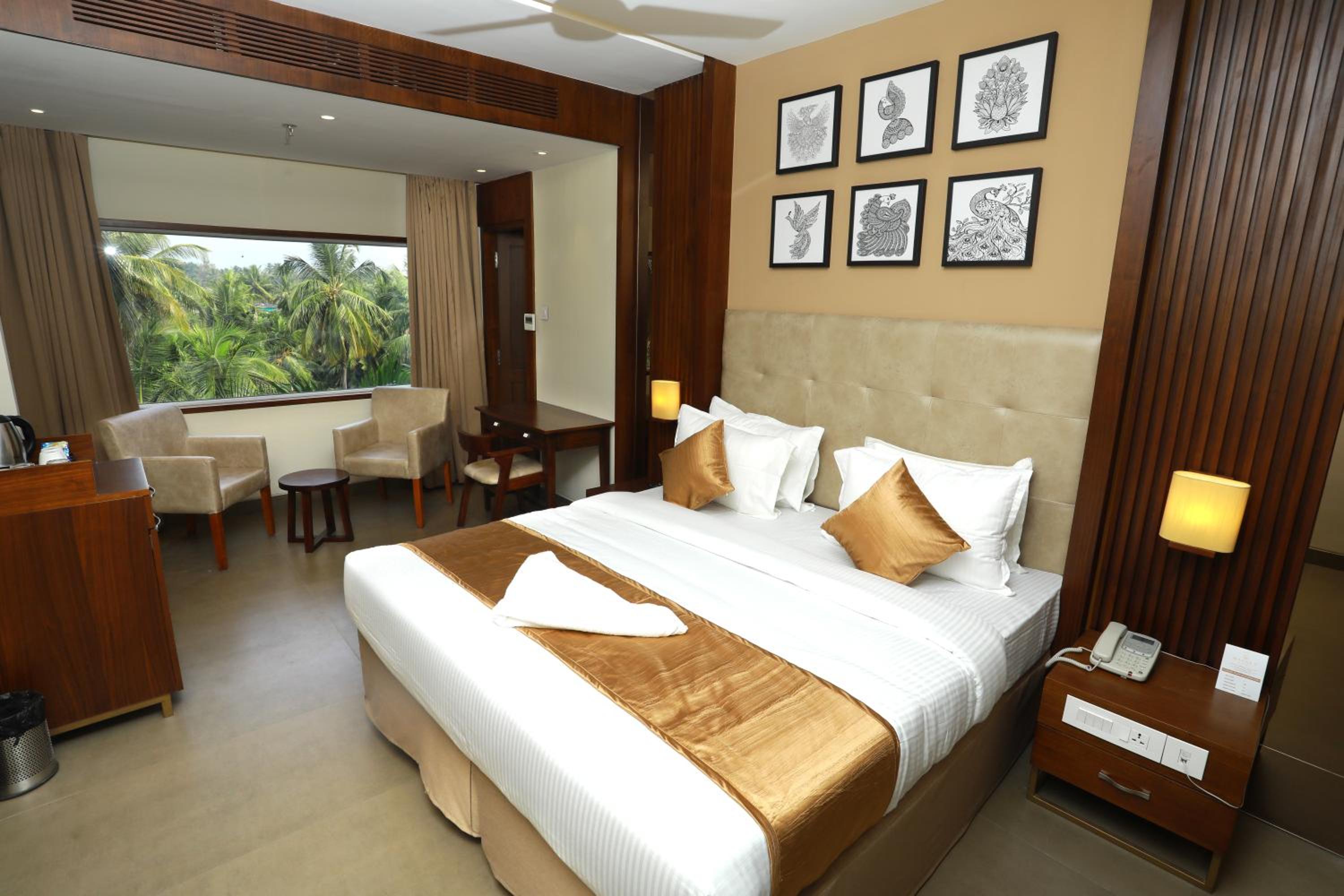 Executive Club - Photo 11