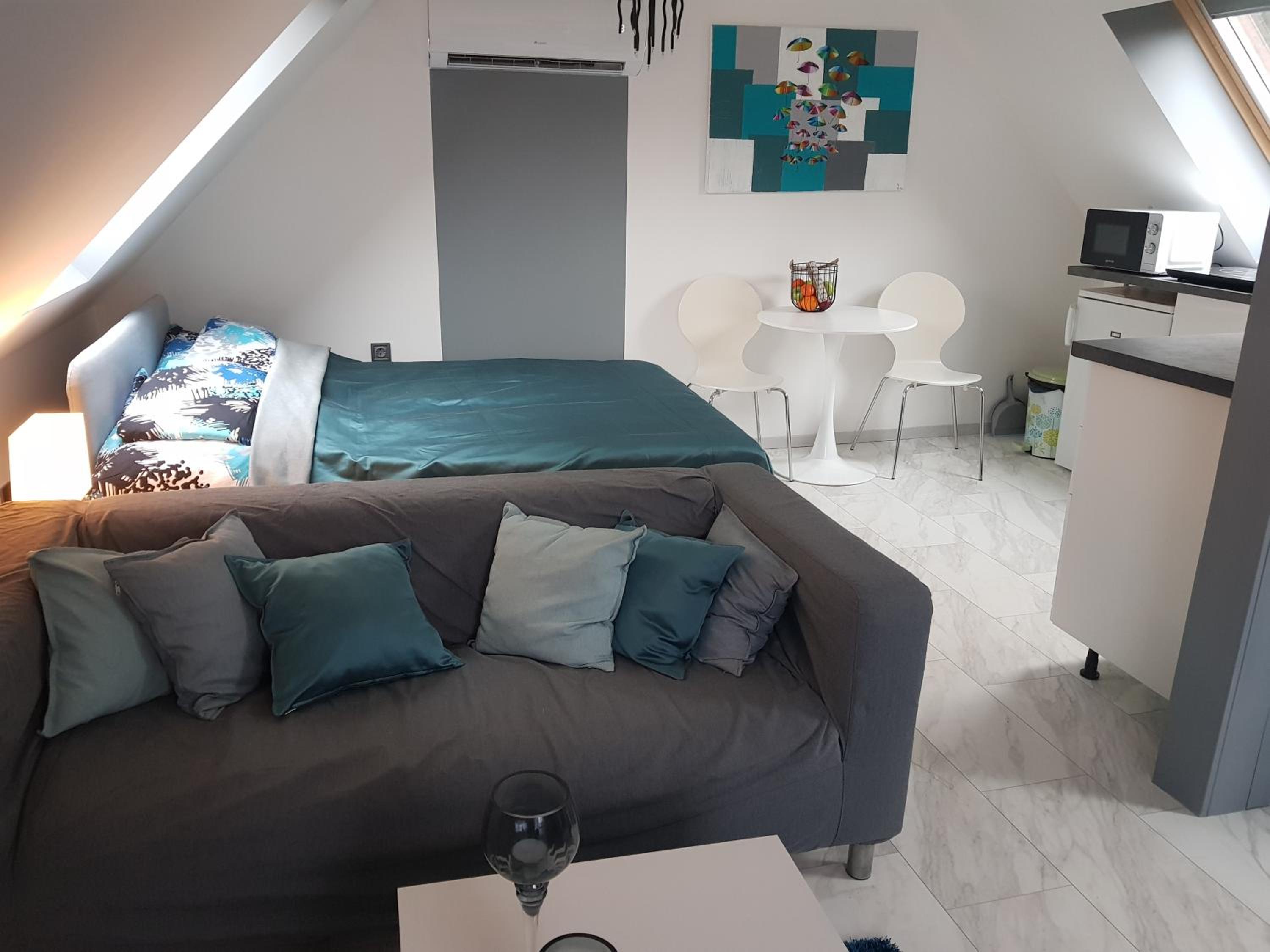 One-Bedroom House photo 1