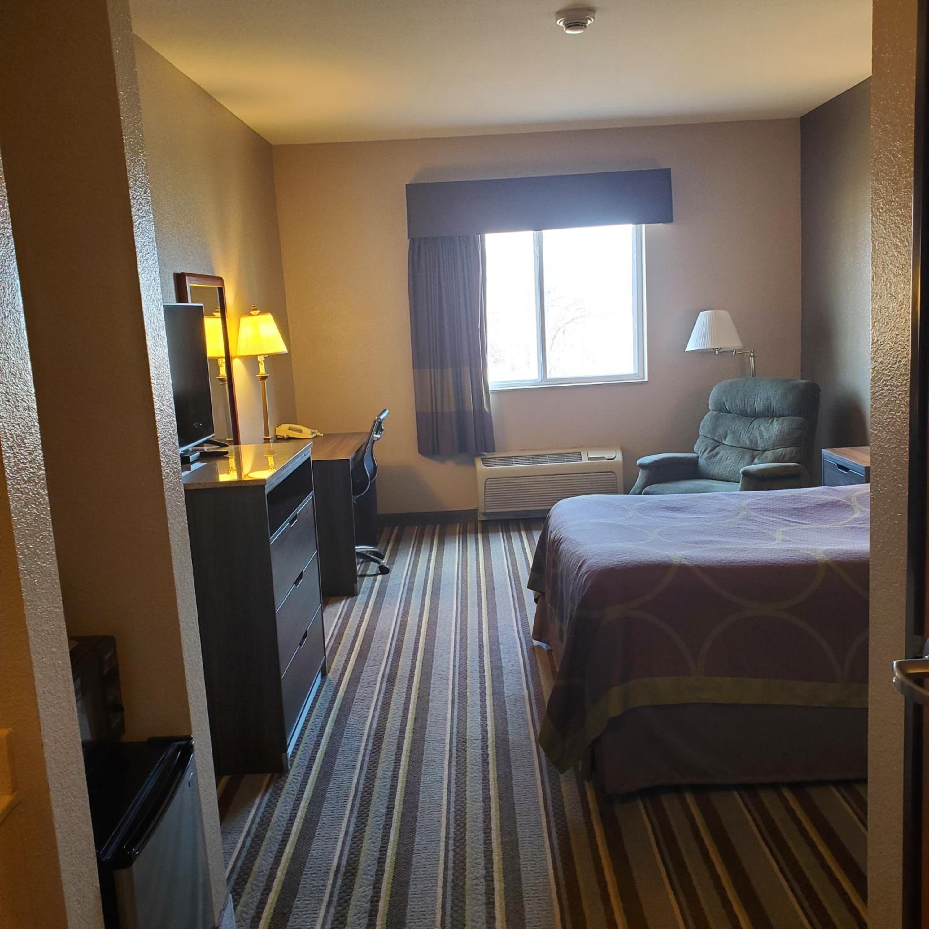 Queen Room - Non-Smoking - Photo 2