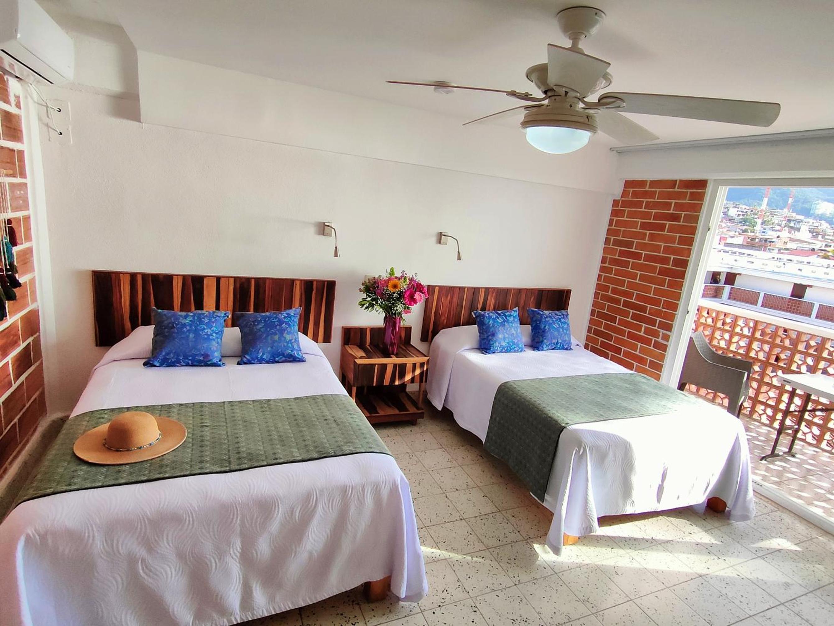 Twin Room - Photo 1