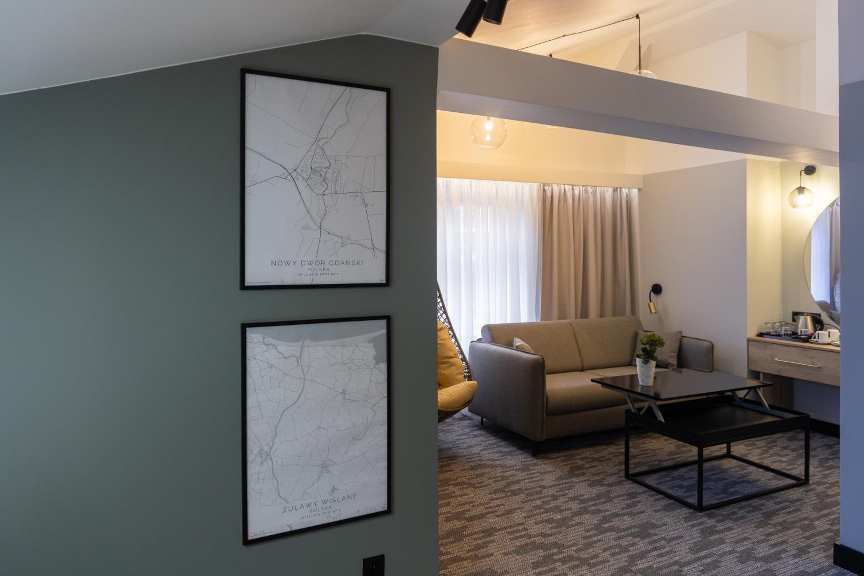 Deluxe Double Room (2 Adults + 1 Child) - Photo 1