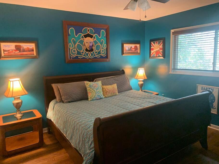Two-Bedroom Apartment - Photo 11