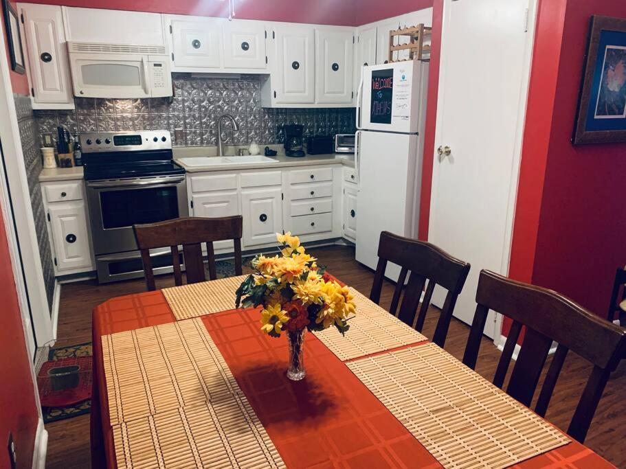 Two-Bedroom Apartment - Photo 13