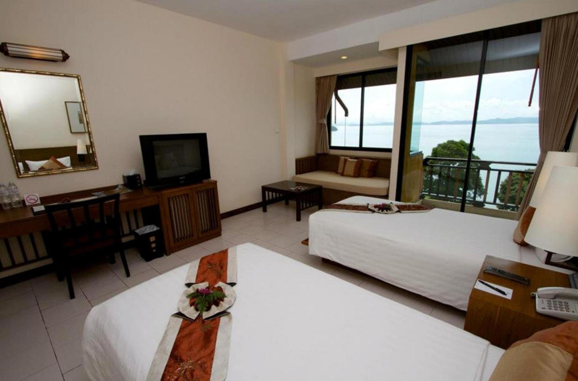 Deluxe Twin Room with Sea View - Photo 5