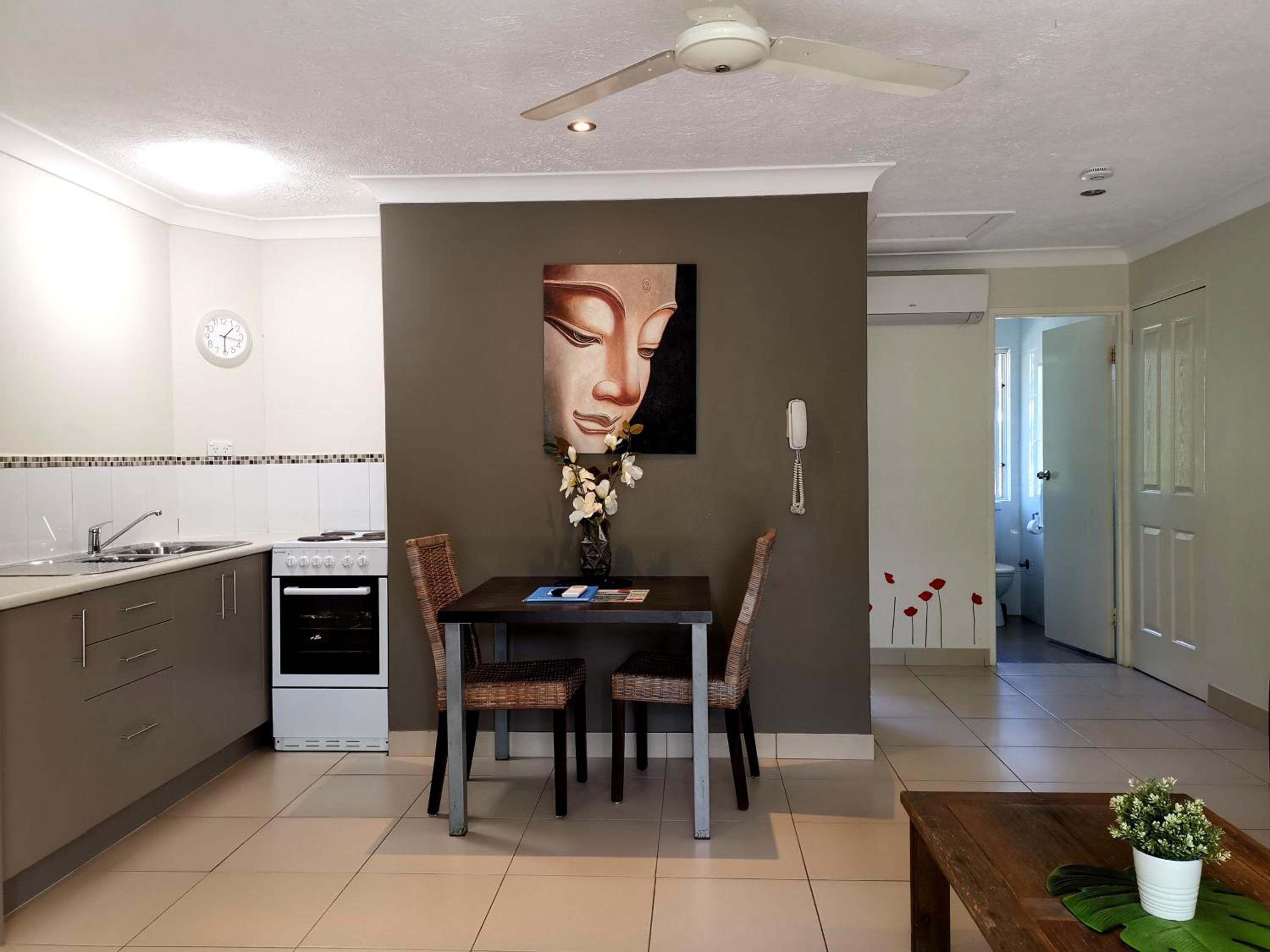 Standard One-Bedroom Apartment - Photo 5