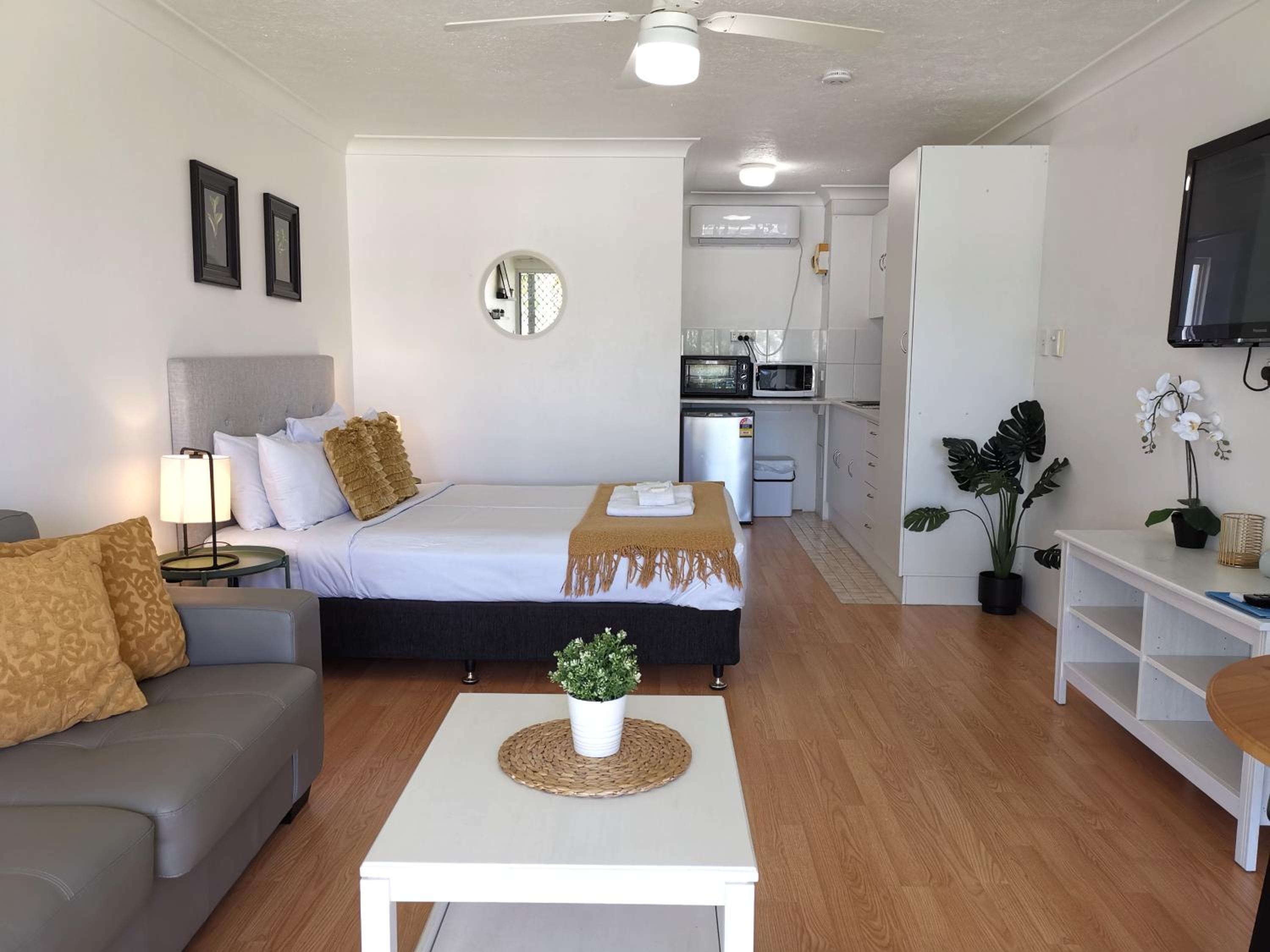 Deluxe Studio - Lakefront - Photo 3