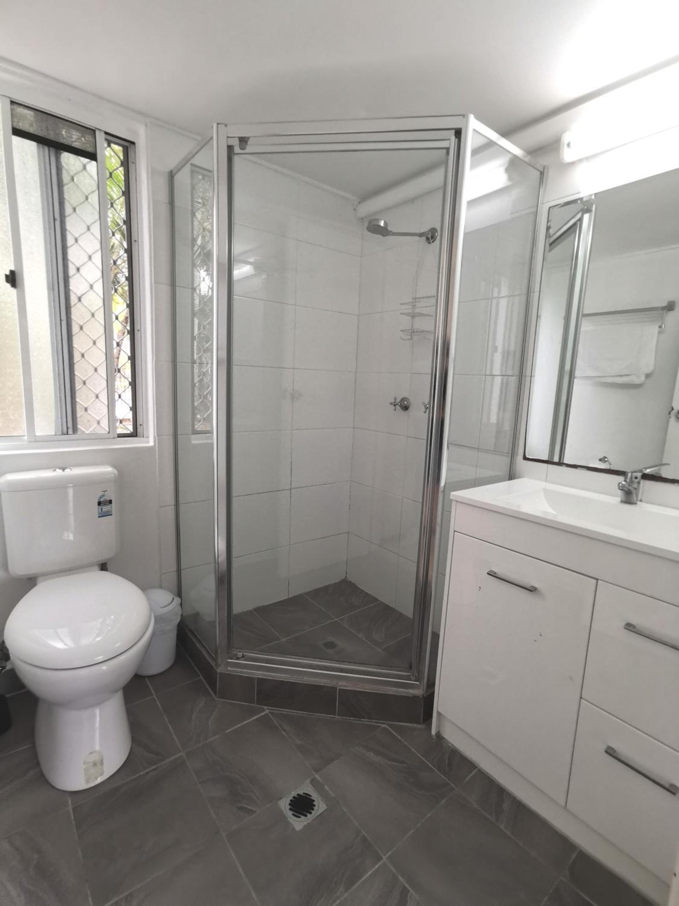 Standard One-Bedroom Apartment - Photo 3