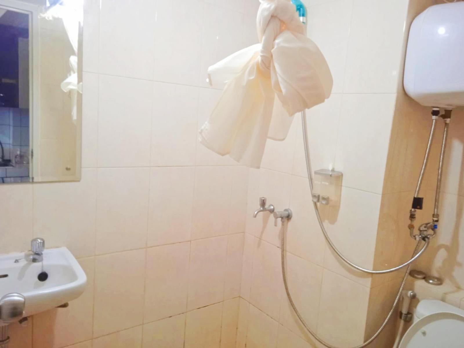 Studio Apartment - Photo 24
