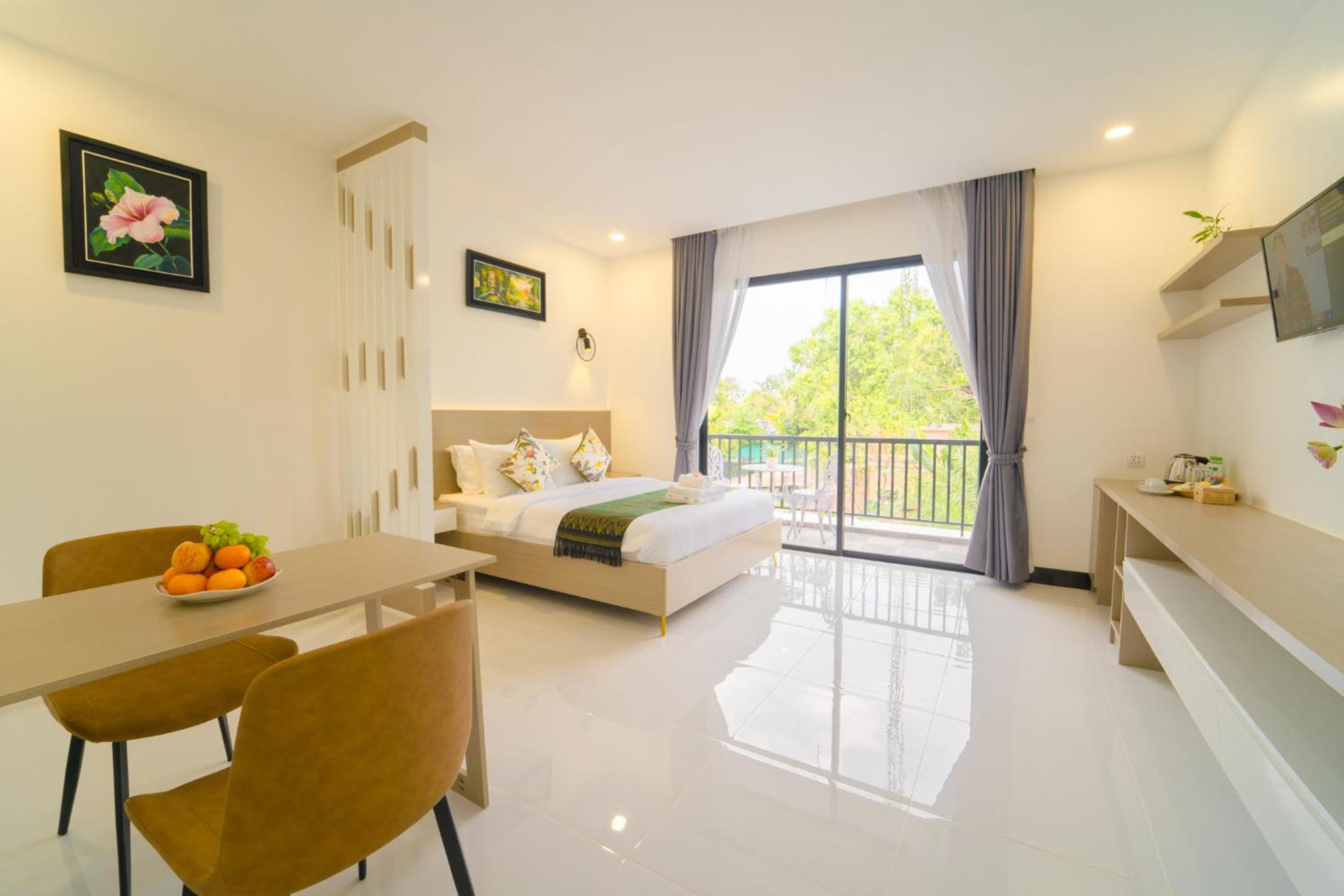 Deluxe Double Room - Photo 13