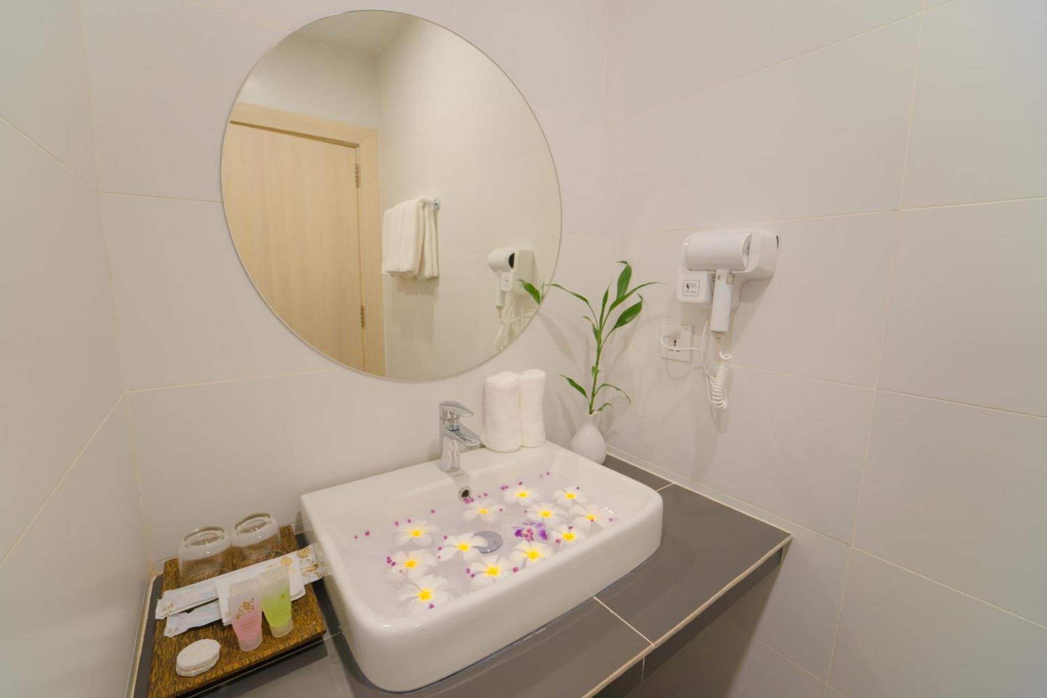 Deluxe Double Room - Photo 8