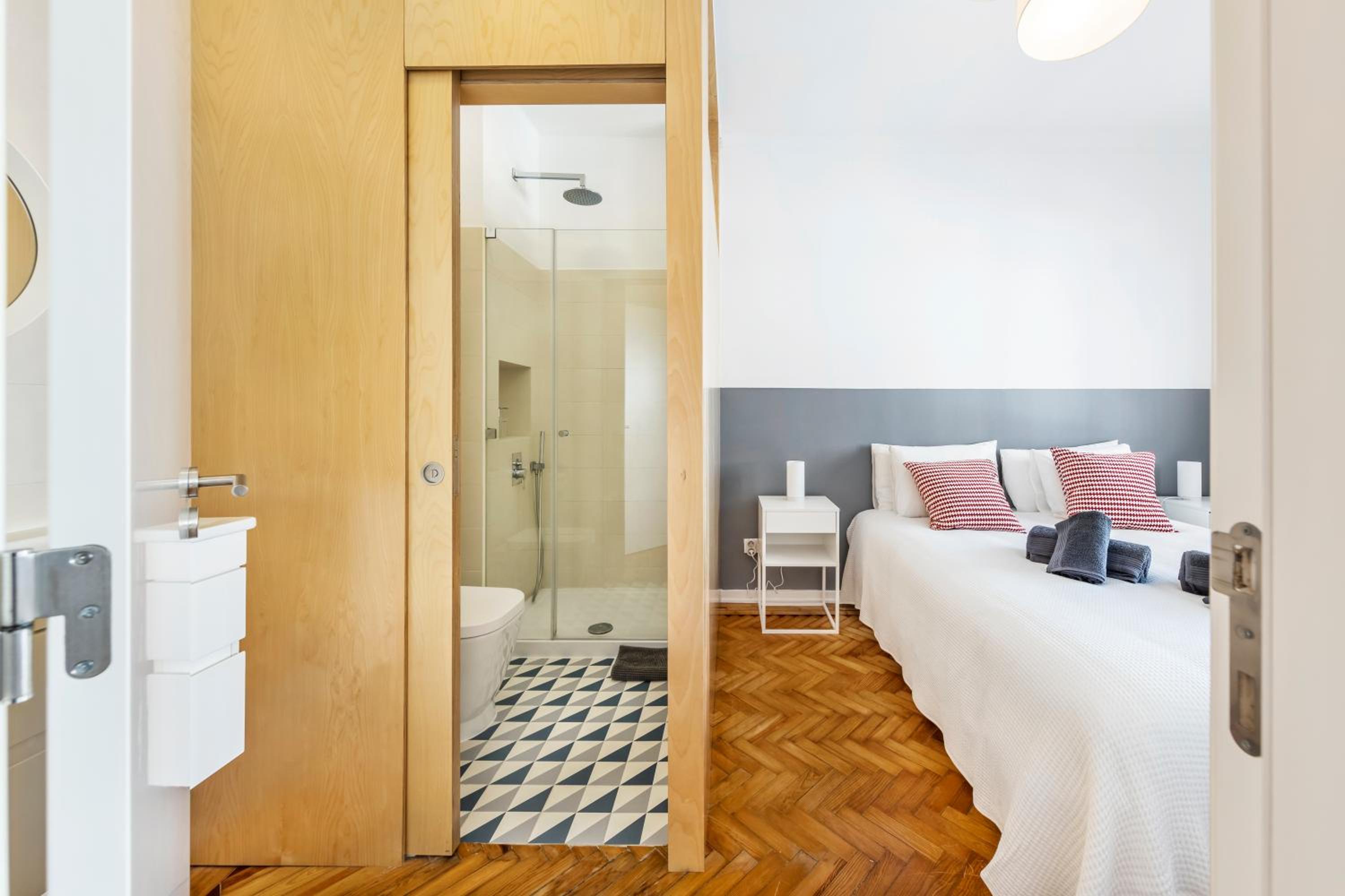 Three-Bedroom Apartment - Photo 10