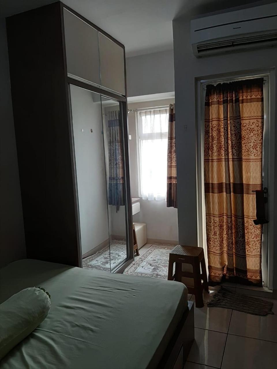 One-Bedroom Apartment - Photo 12