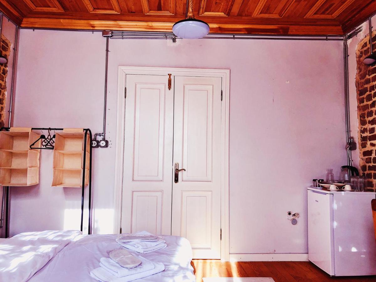 Studio Apartment photo 1