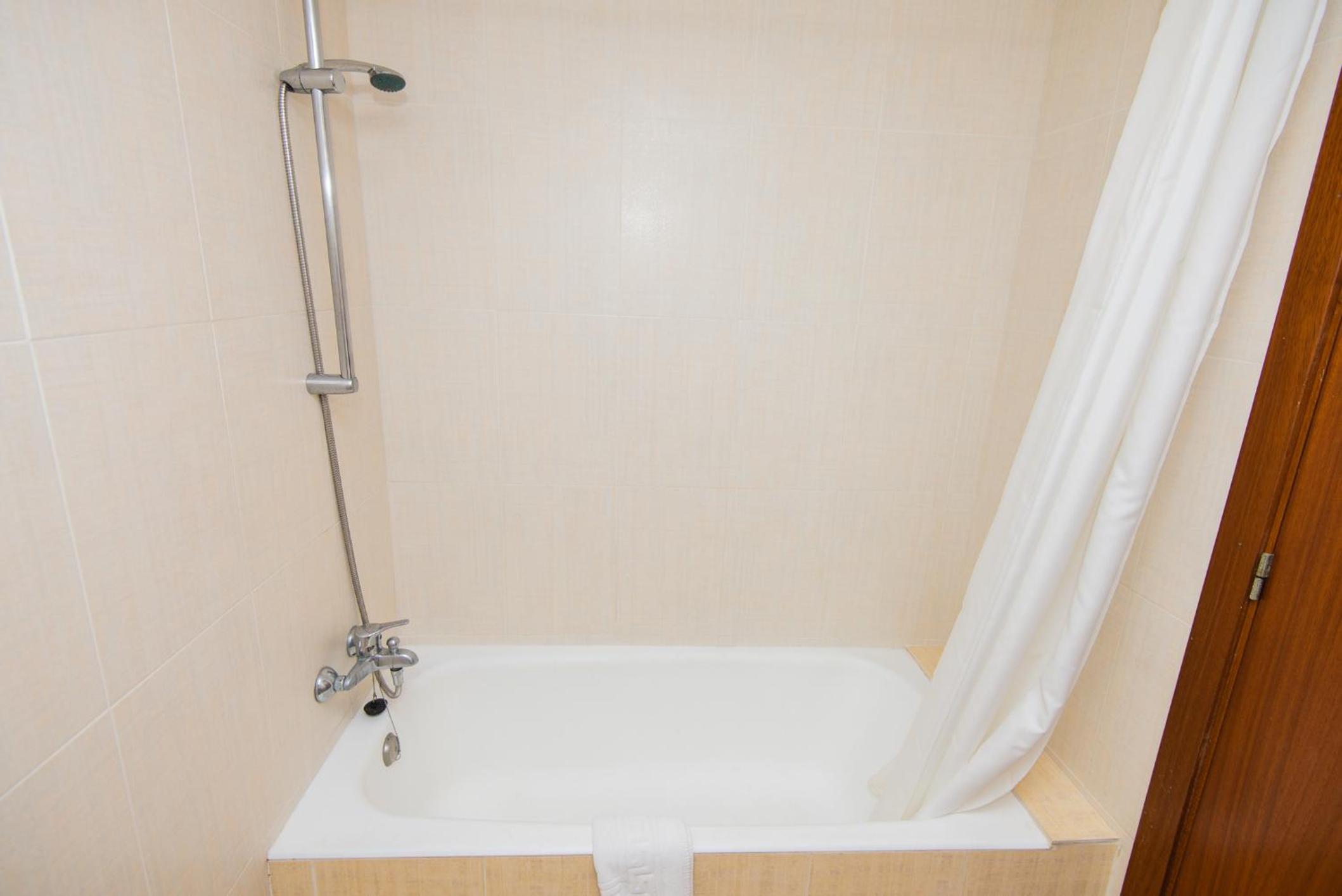 Budget Twin Room photo 2