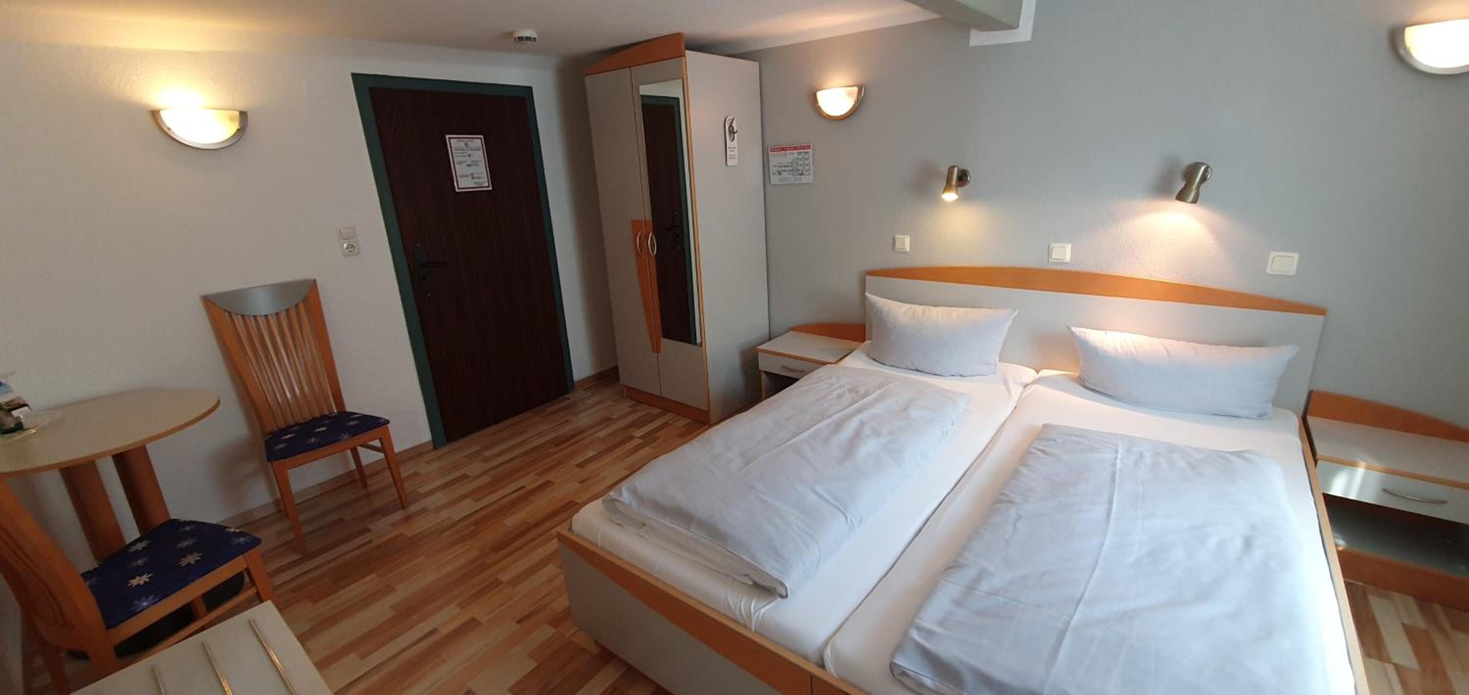 Double Room - Photo 9