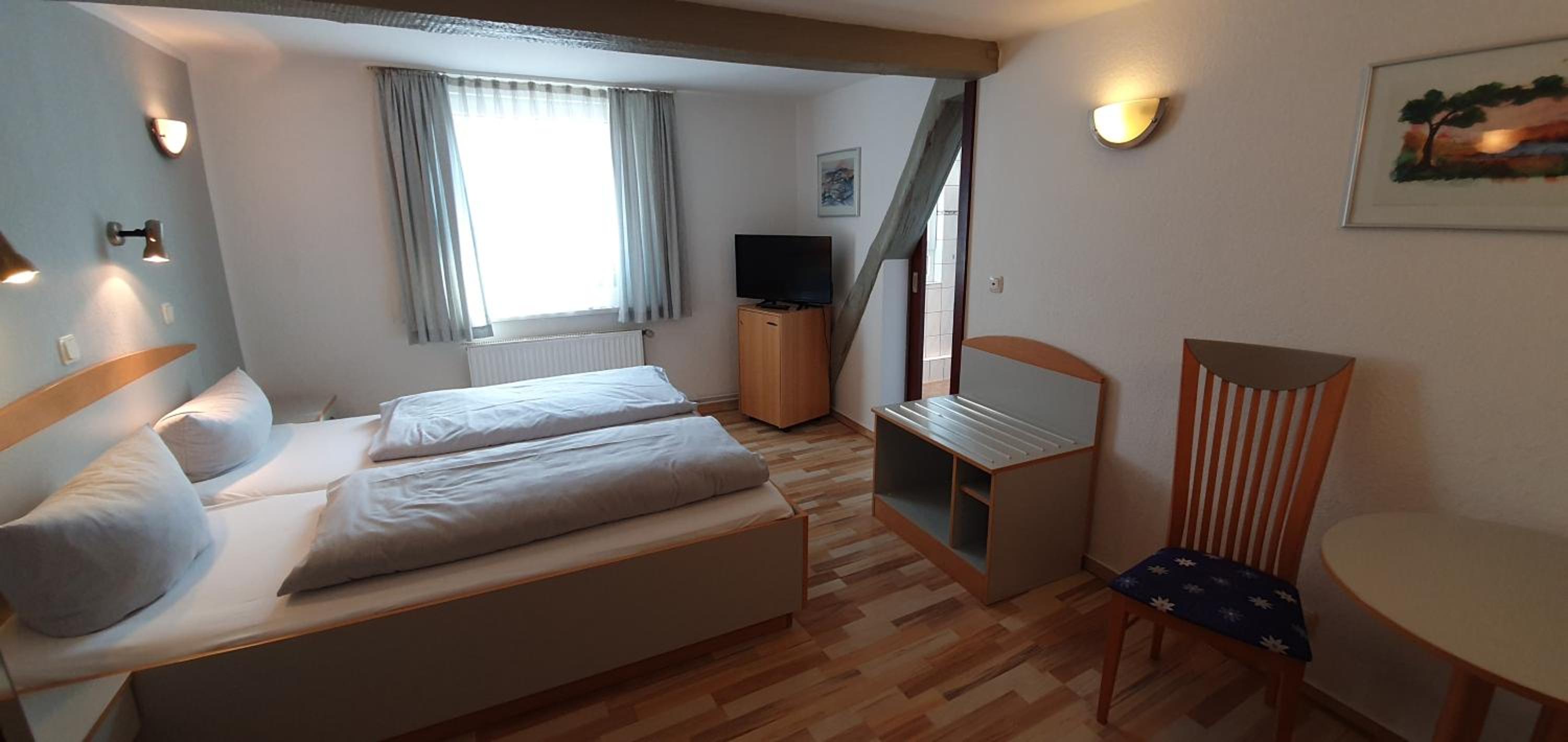 Double Room - Photo 8