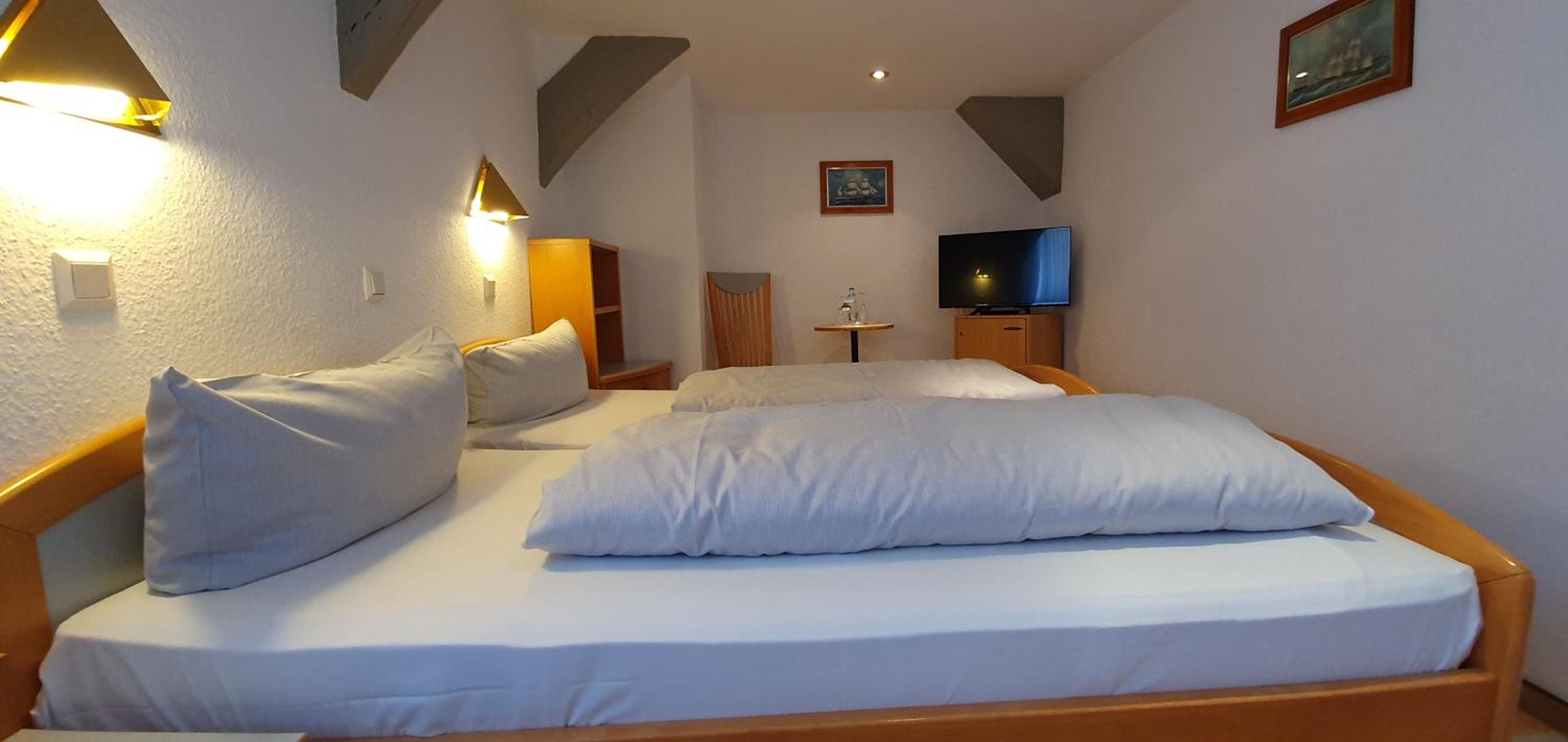 Double Room - Photo 12