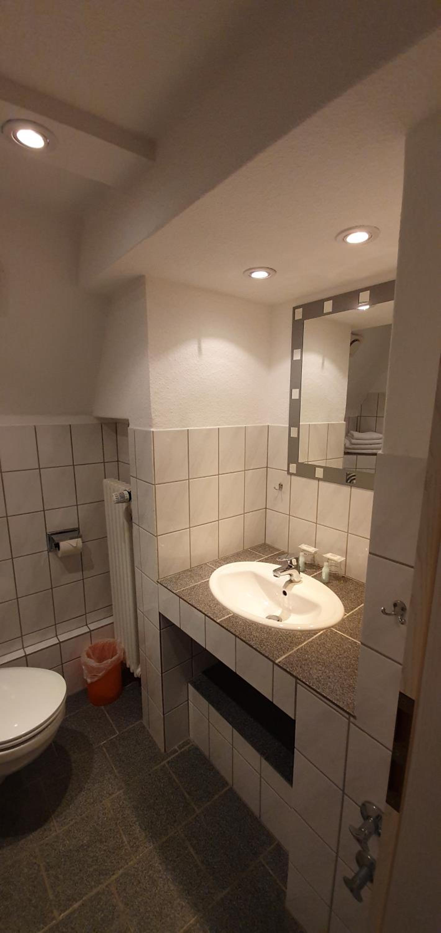 Double Room - Photo 10