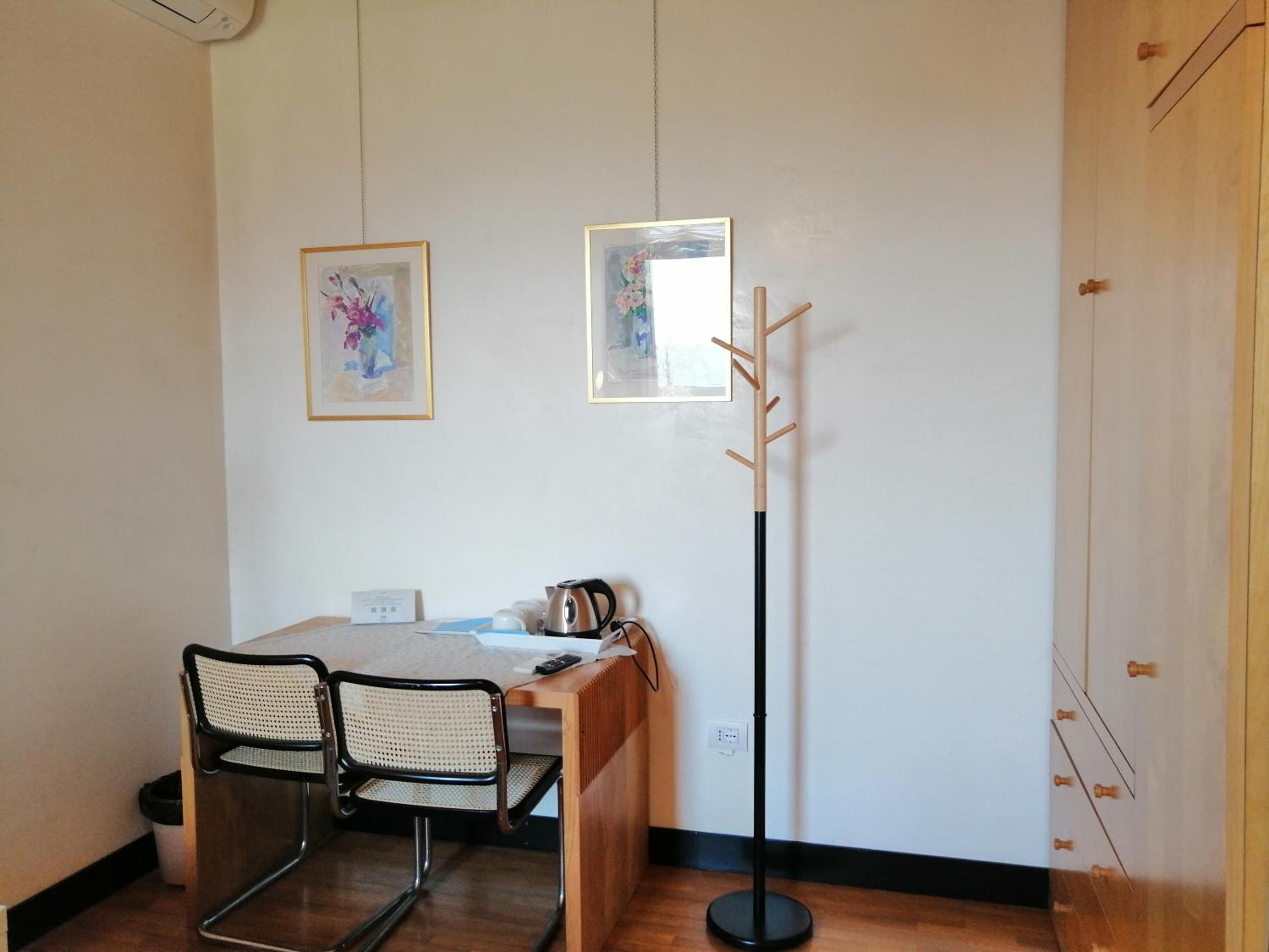 Double Room with Private Bathroom - Photo 4
