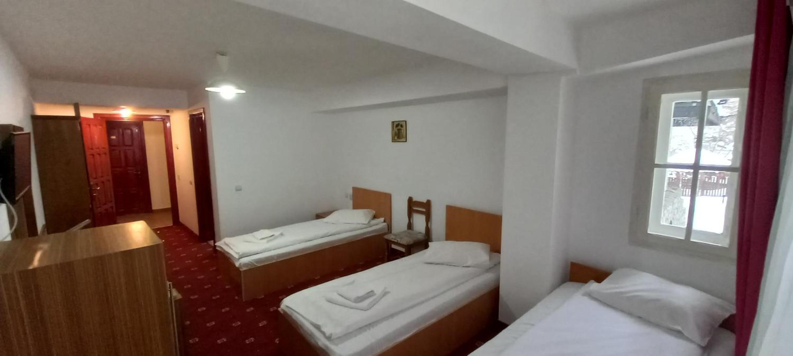 Standard Triple Room photo 2