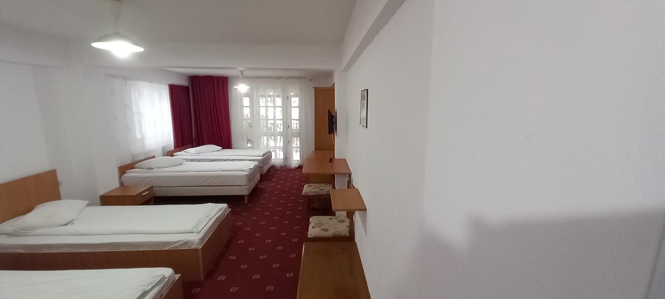 Quadruple Room with Mountain View photo 1