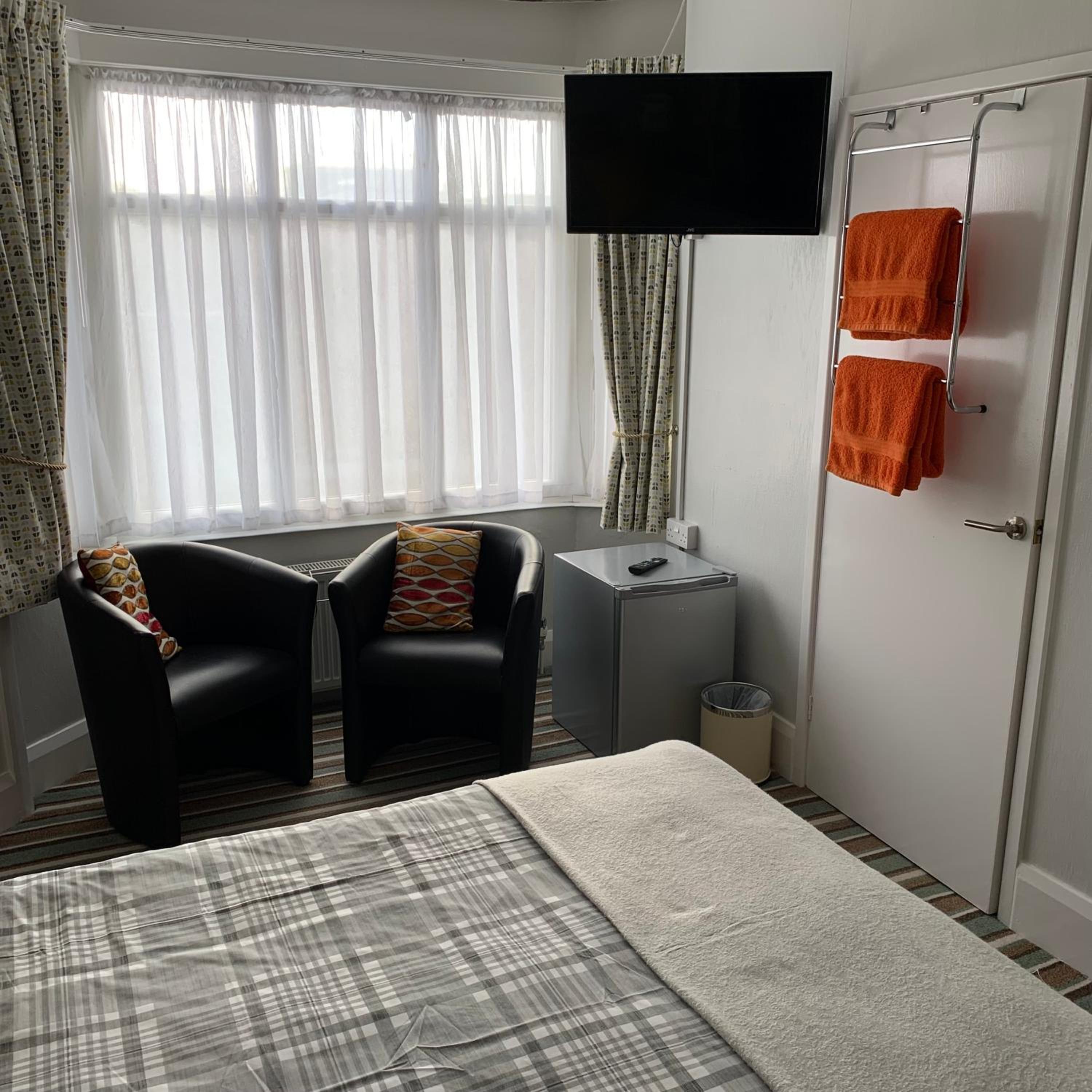 Double Room - Photo 10