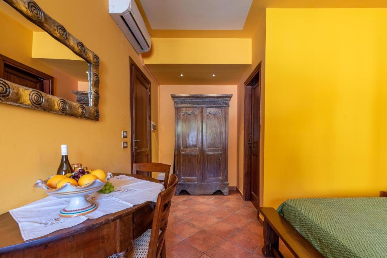 Large Double Room photo 3