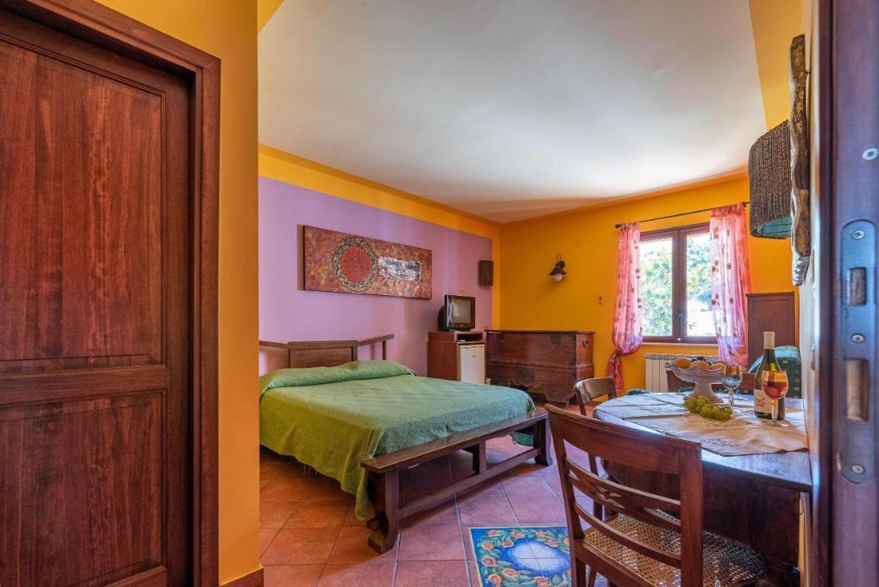 Large Double Room photo 2