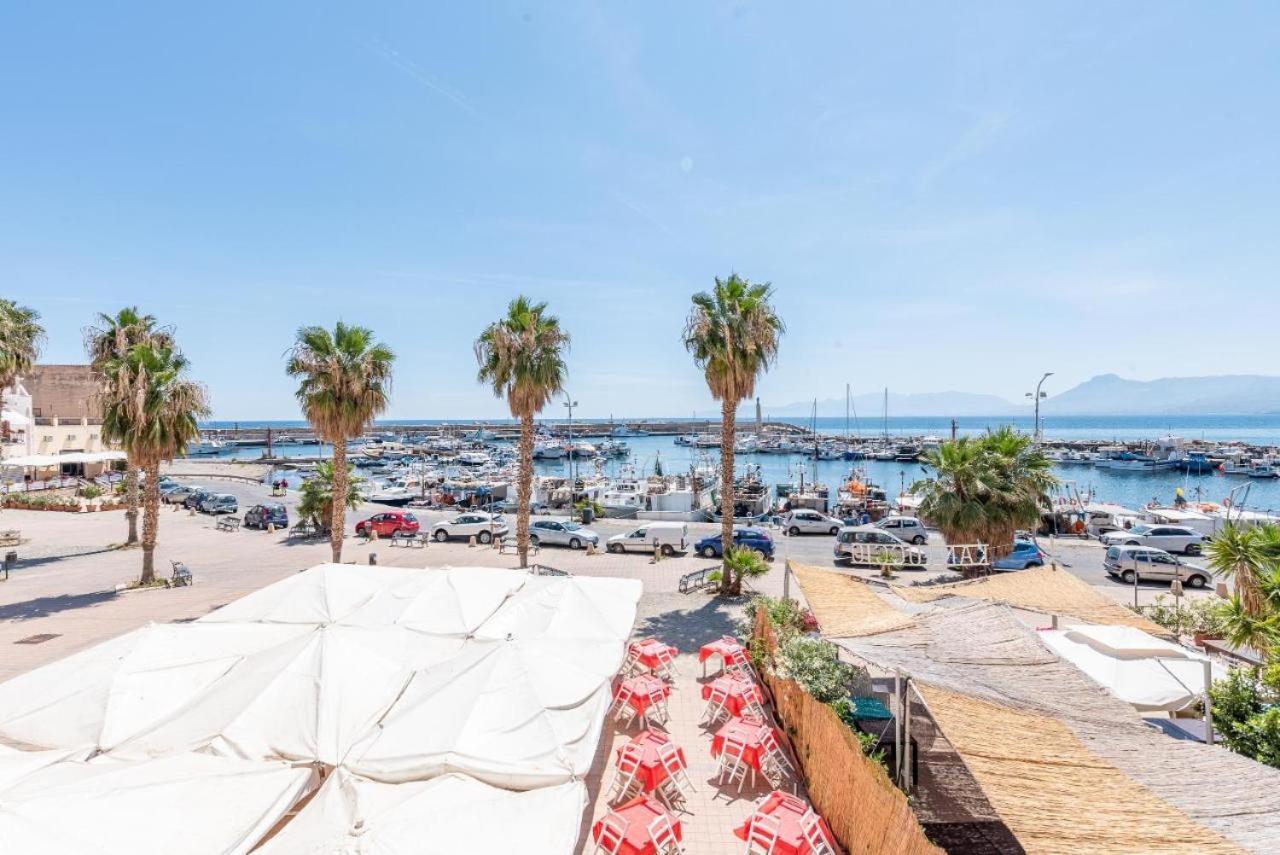 Studio with Balcony and Sea View photo 3