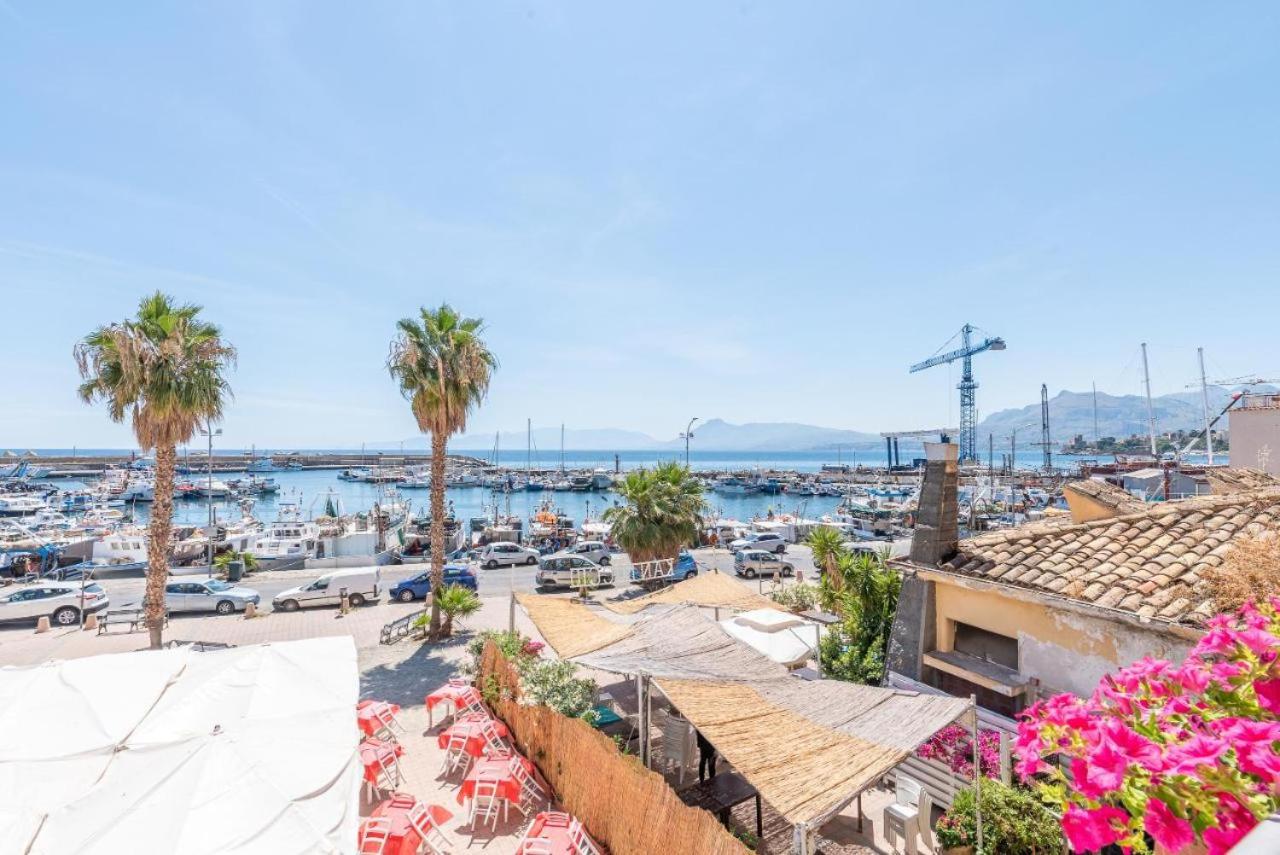 Studio with Balcony and Sea View photo 2