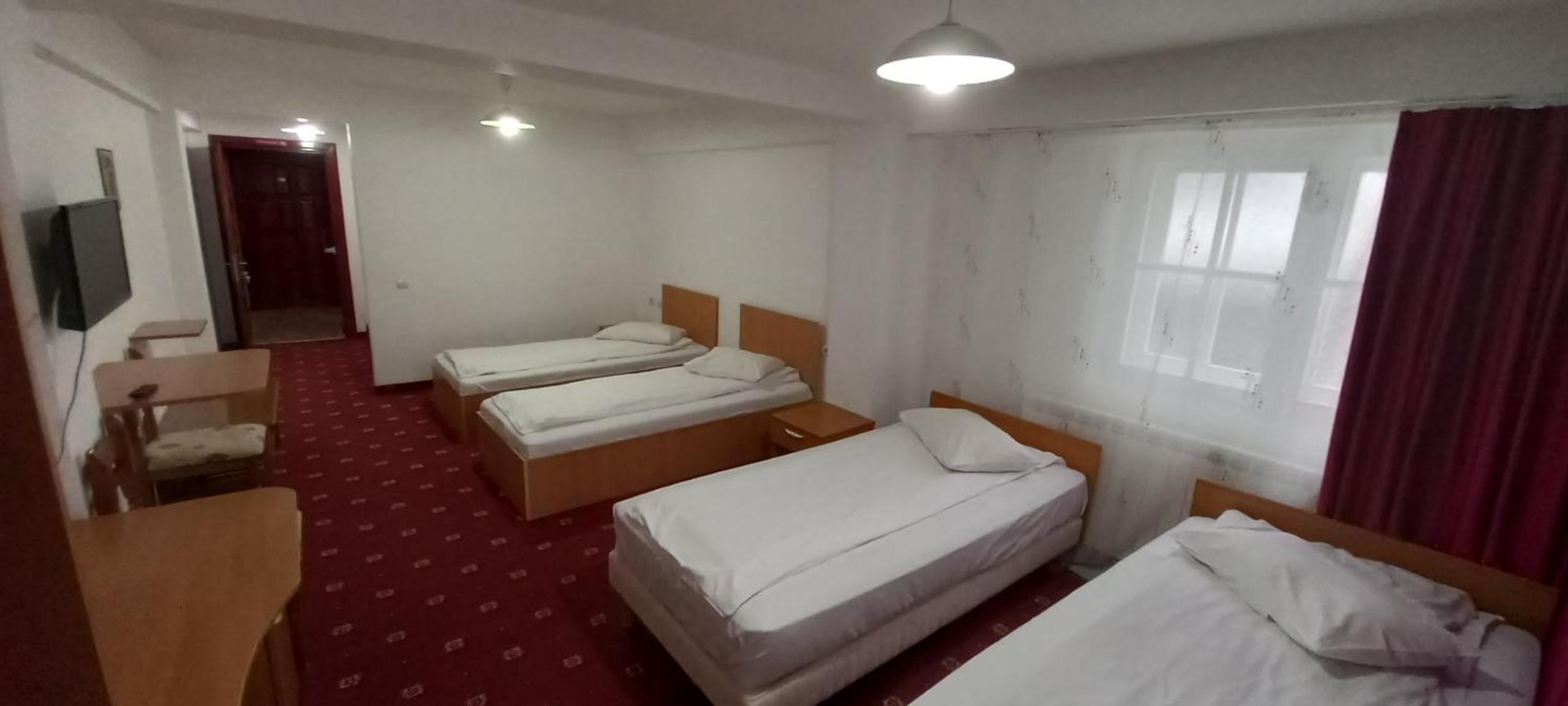 Quadruple Room with Mountain View photo 2