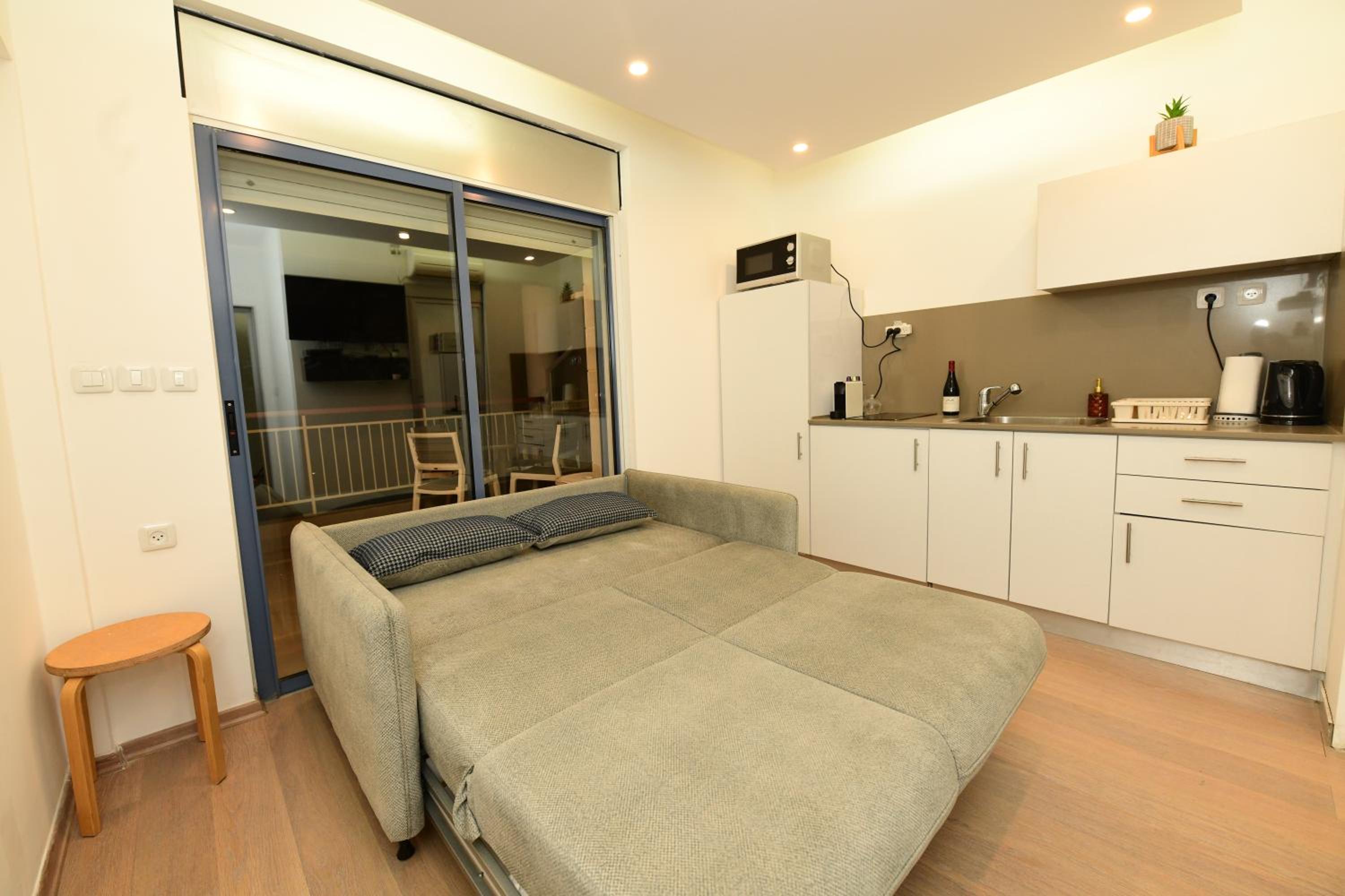 One-Bedroom Apartment - Photo 22