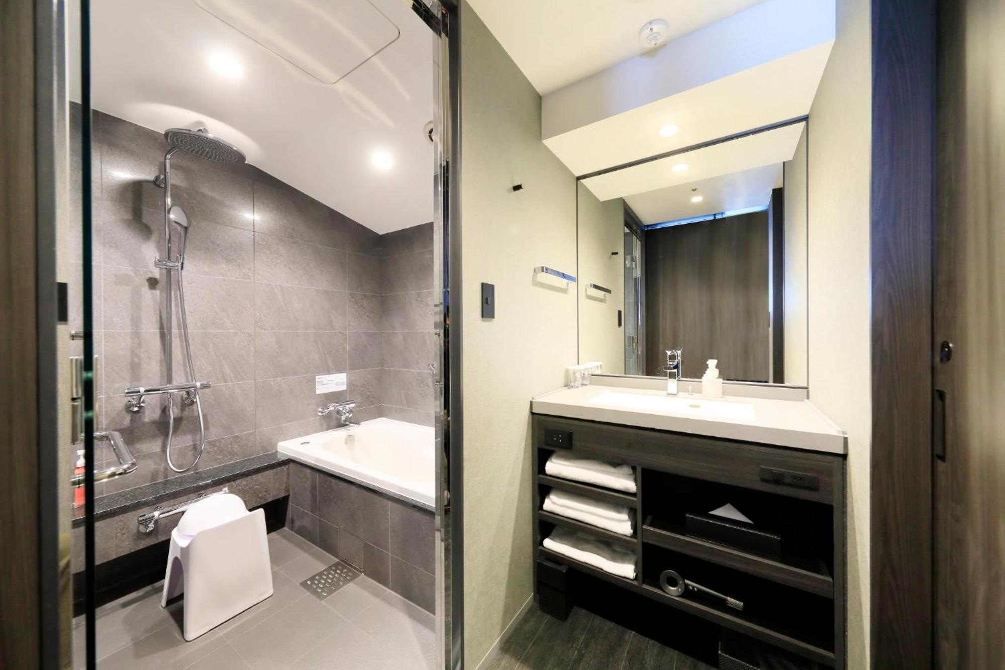 Premier Twin Room - Non-Smoking - Photo 7