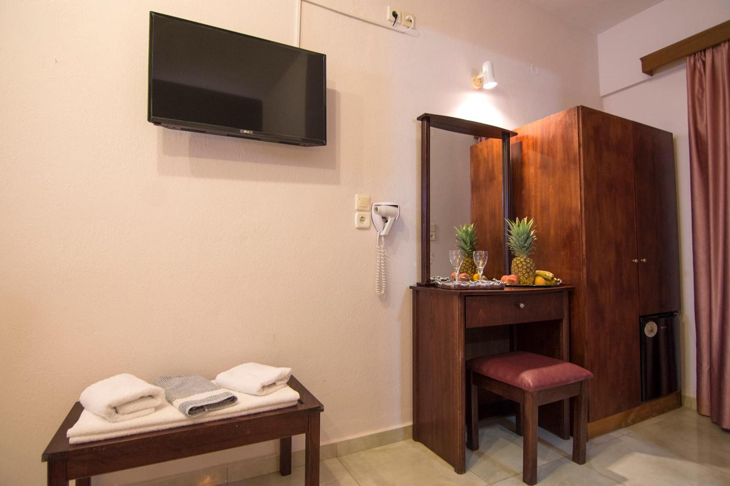 Standard Double or Twin Room photo 1